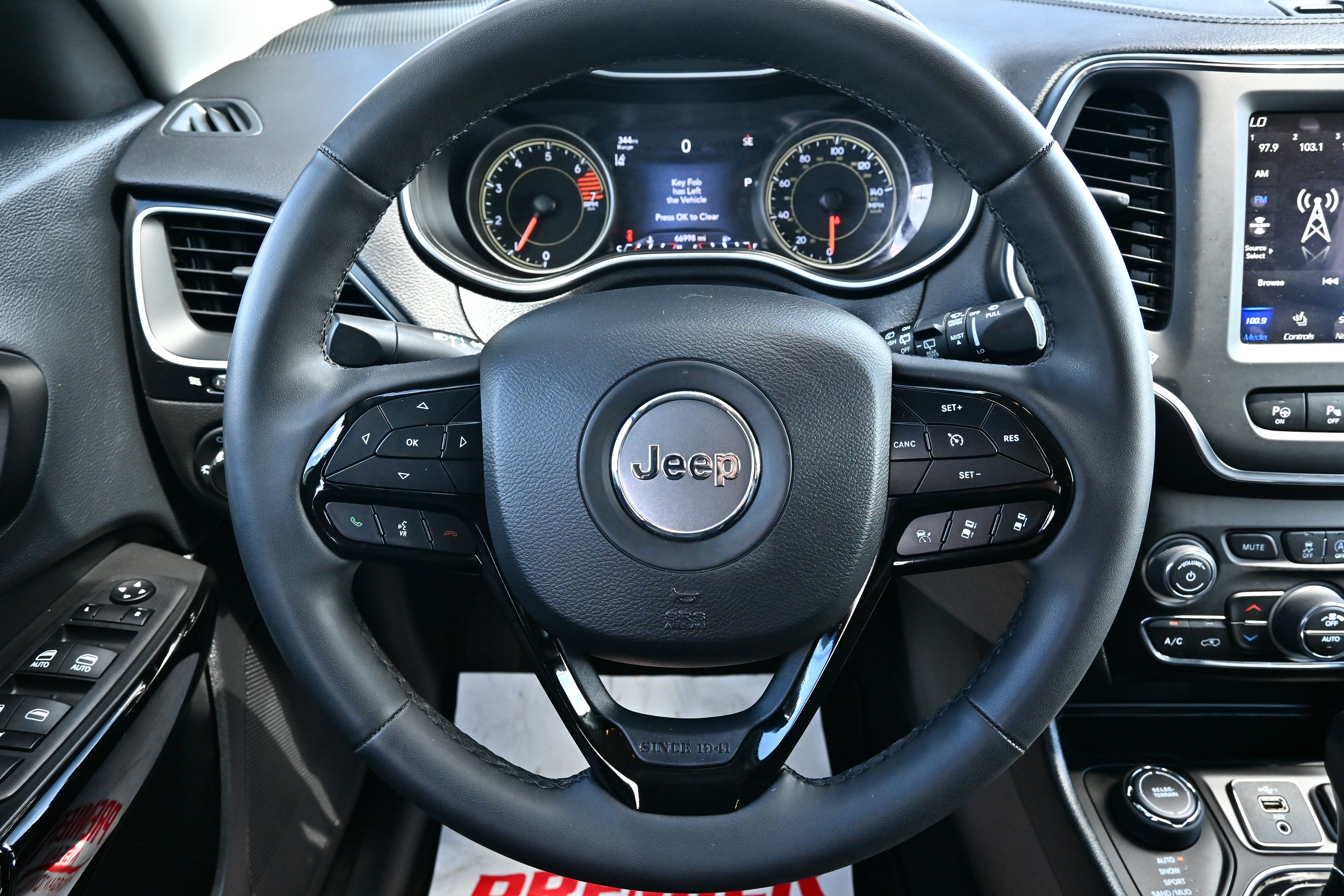 2023 Jeep Cherokee Altitude Lux