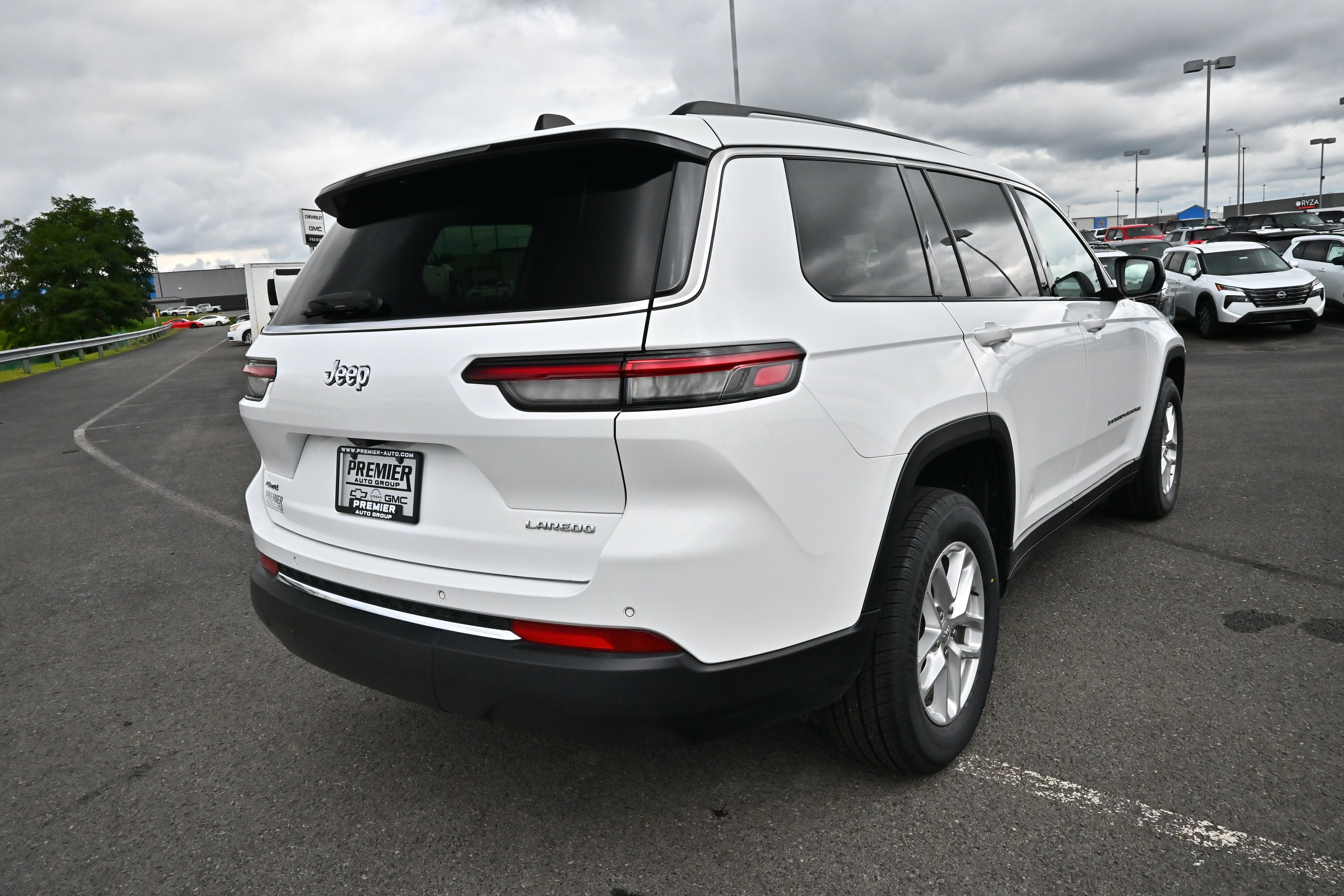 2024 Jeep Grand Cherokee L Laredo