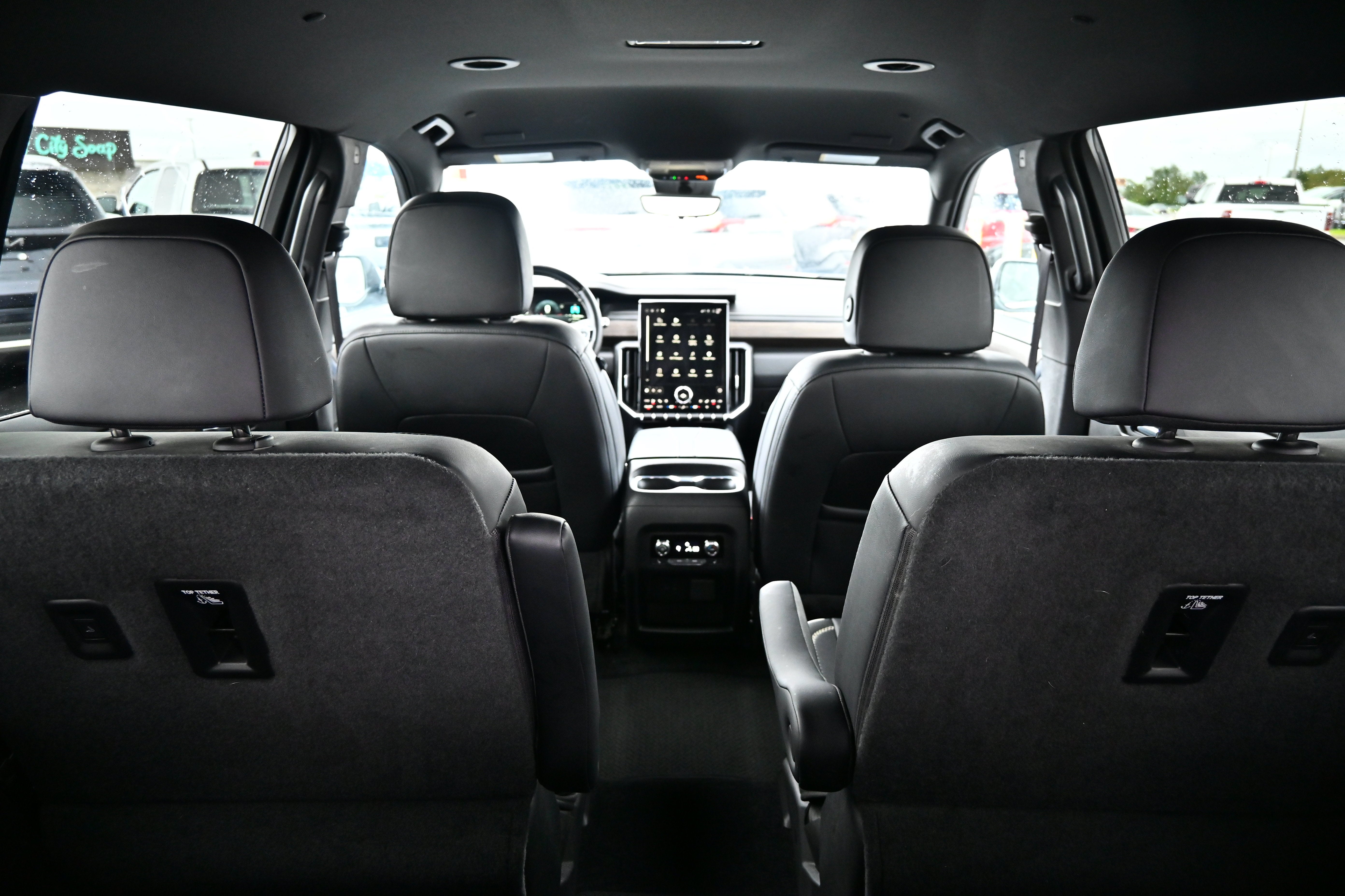 2025 GMC Acadia AWD Denali