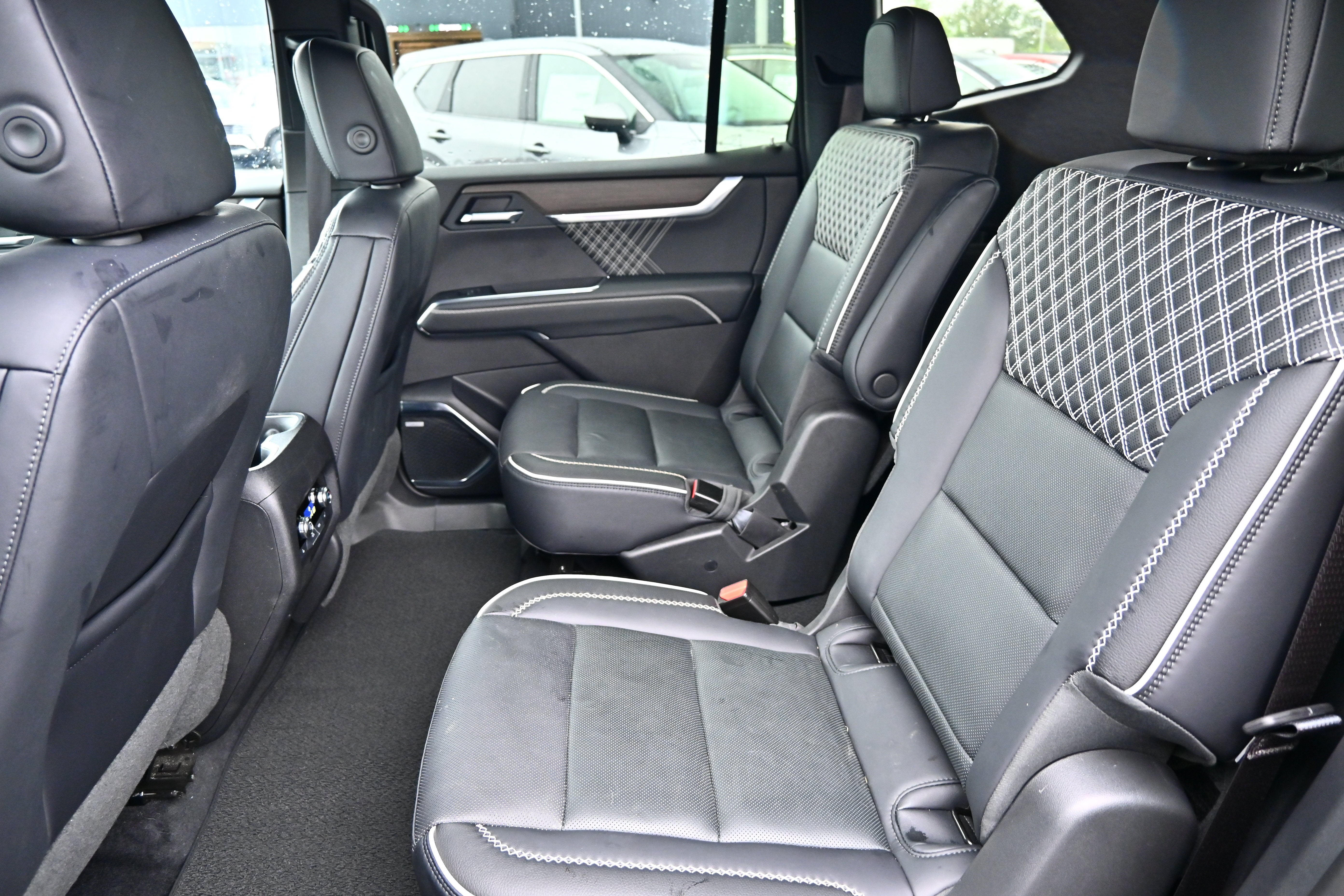 2025 GMC Acadia AWD Denali