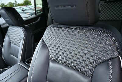 2025 GMC Acadia AWD Denali