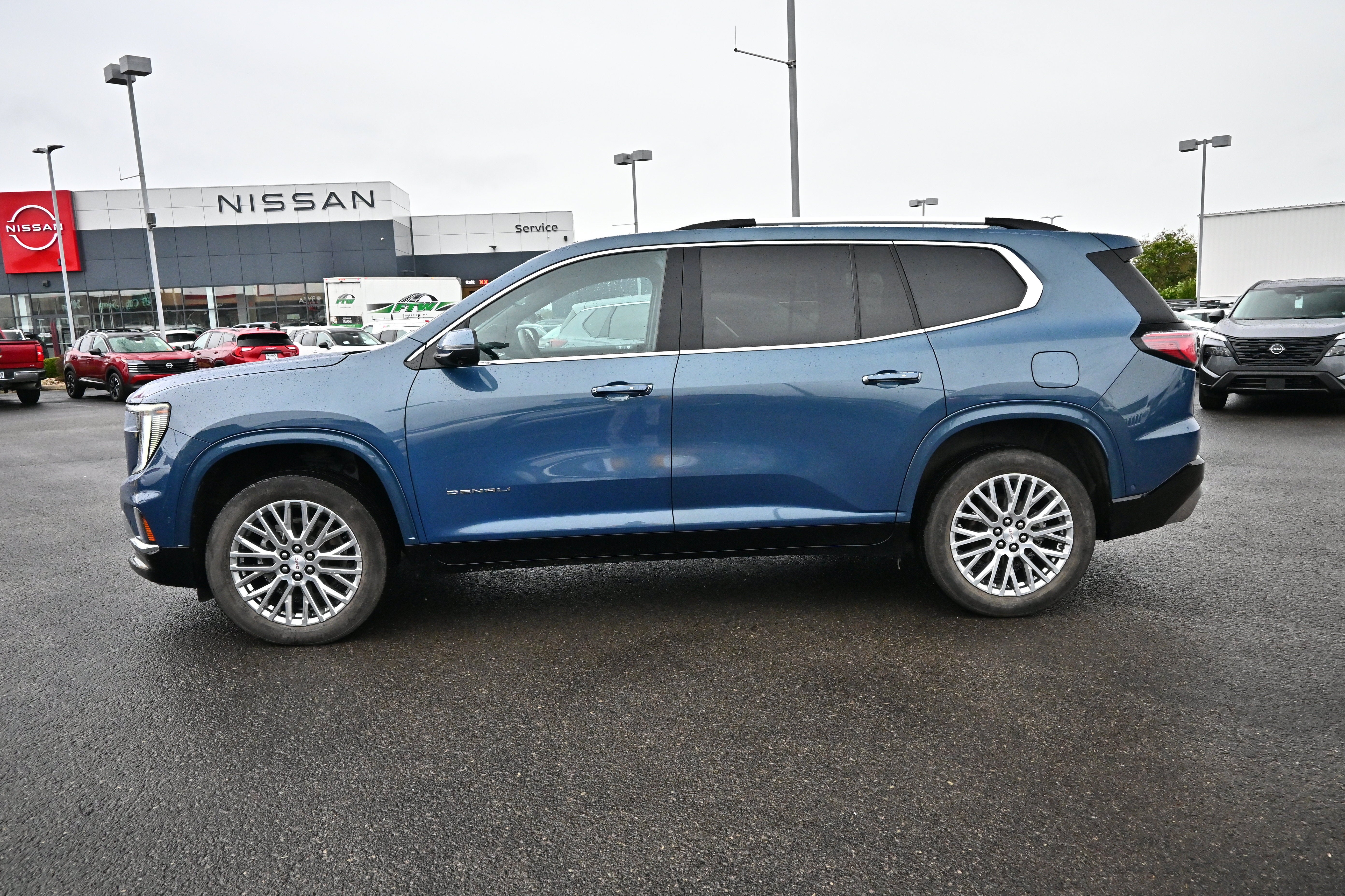 2025 GMC Acadia AWD Denali