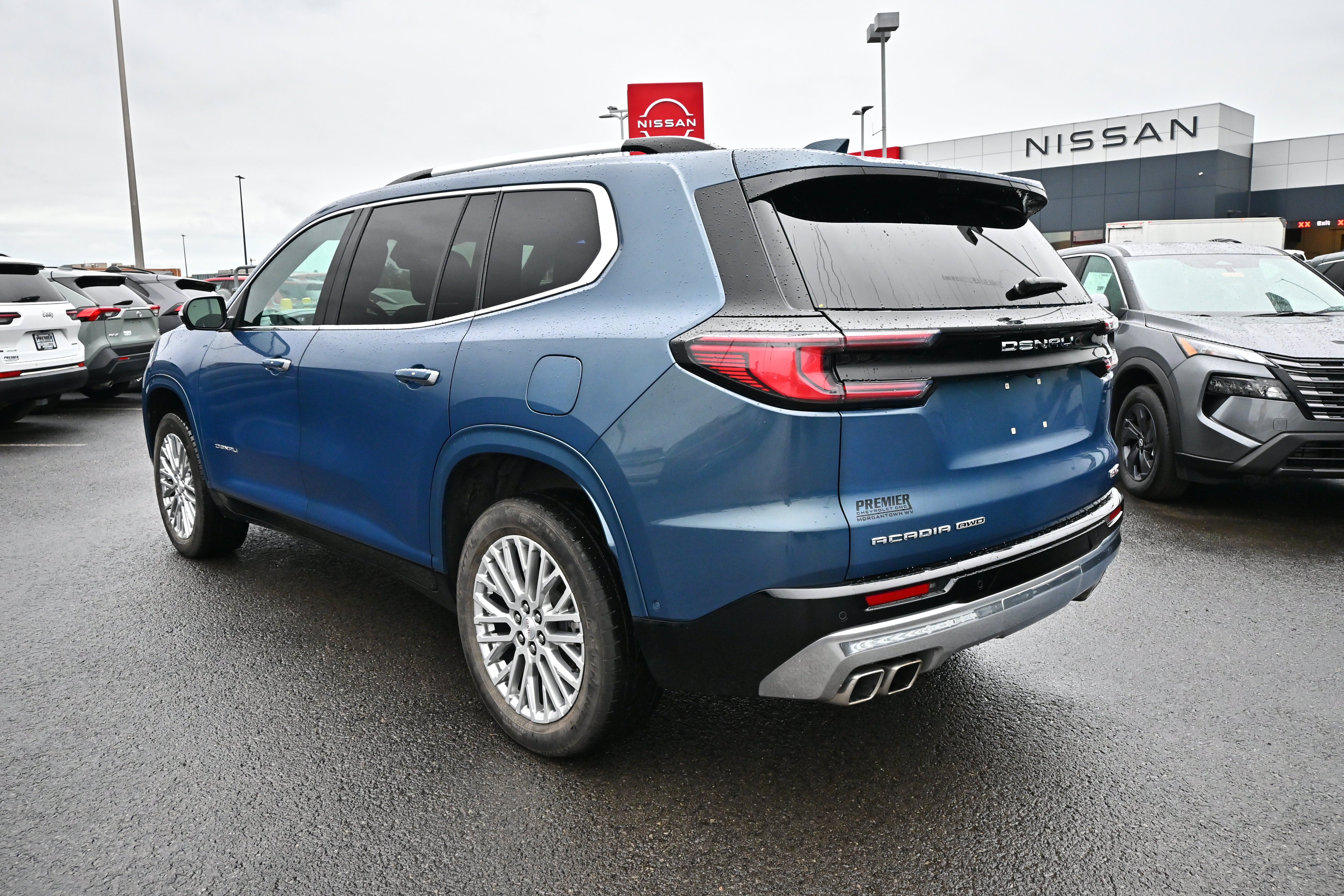 2025 GMC Acadia AWD Denali