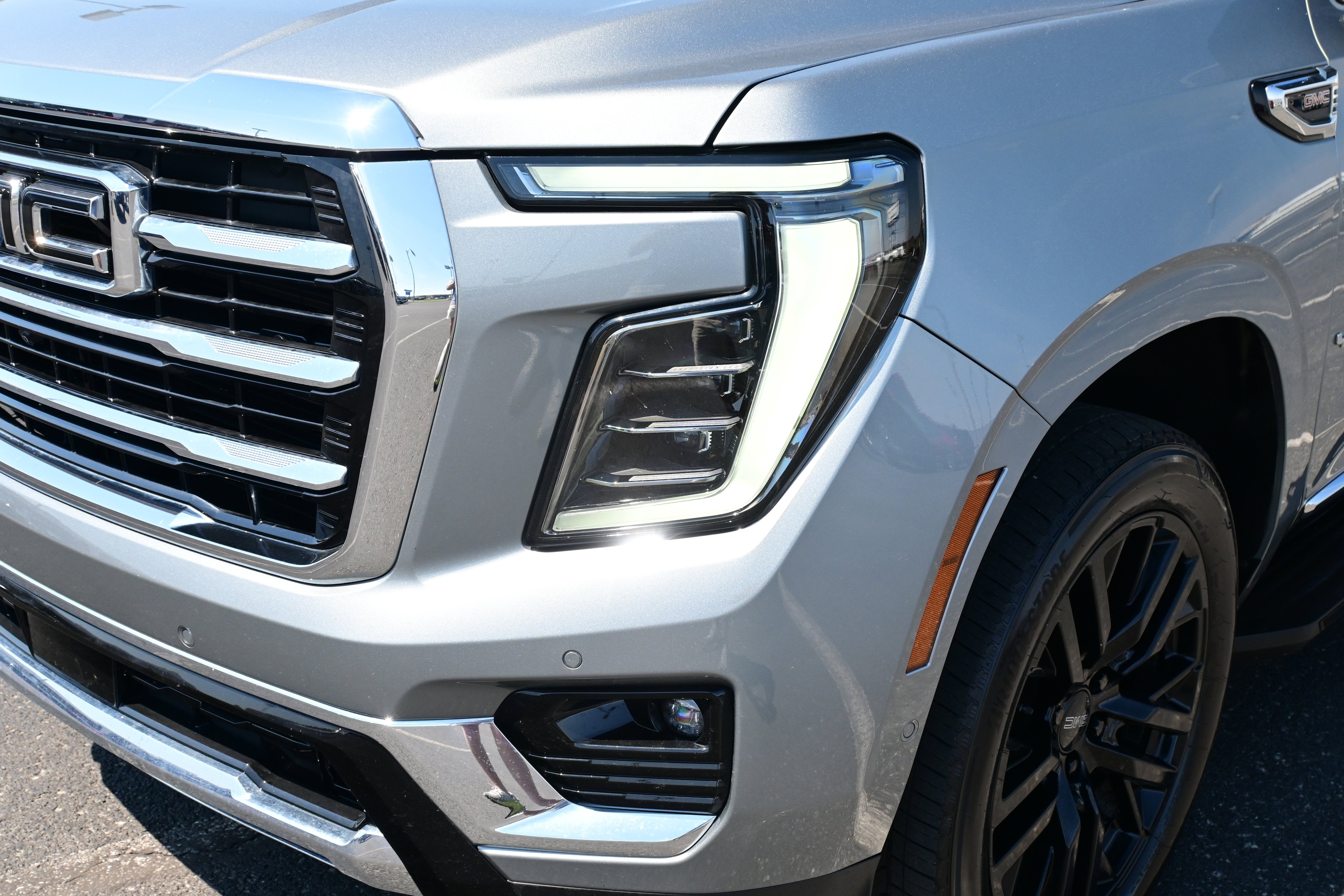 2025 GMC Yukon Elevation