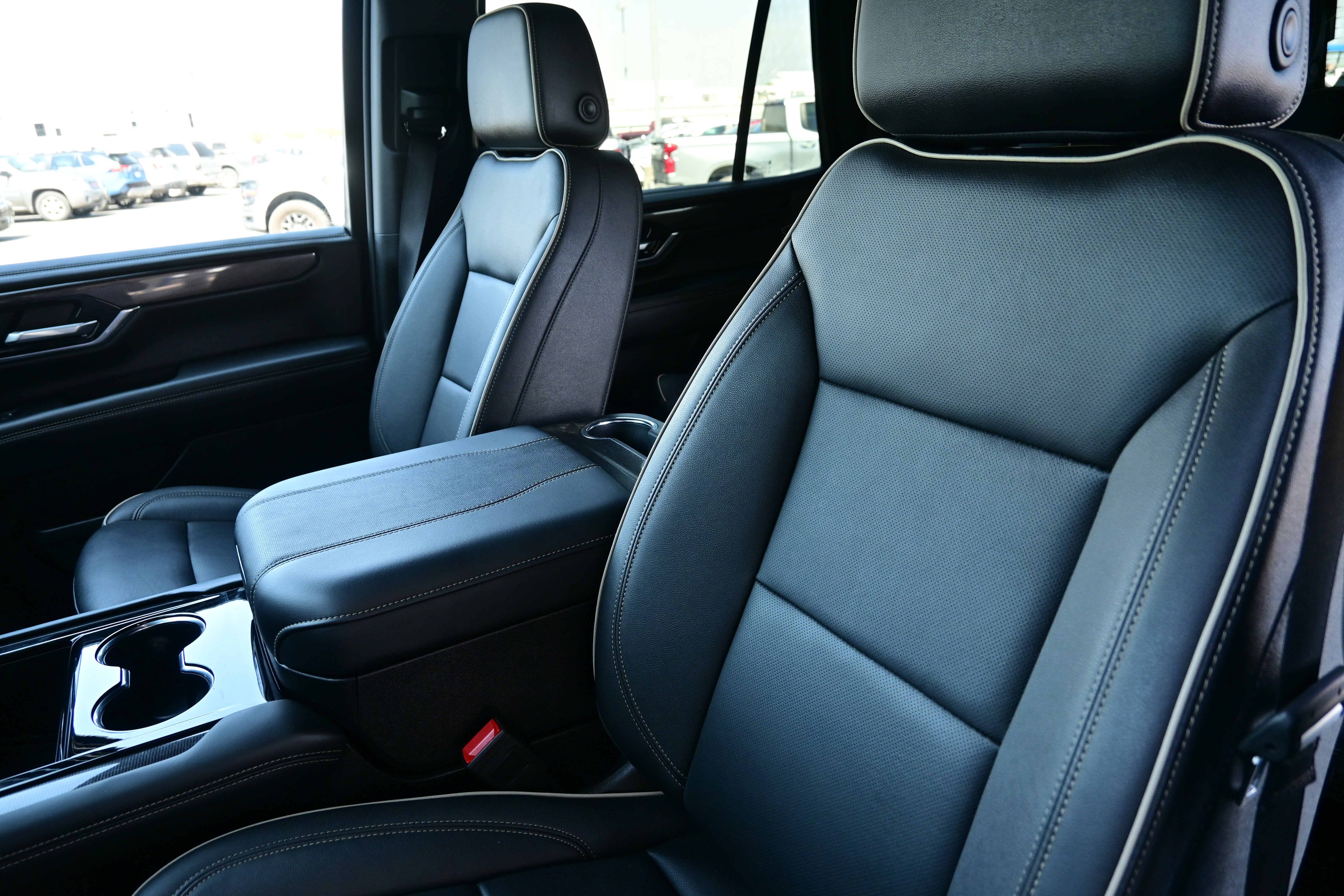 2025 GMC Yukon Elevation