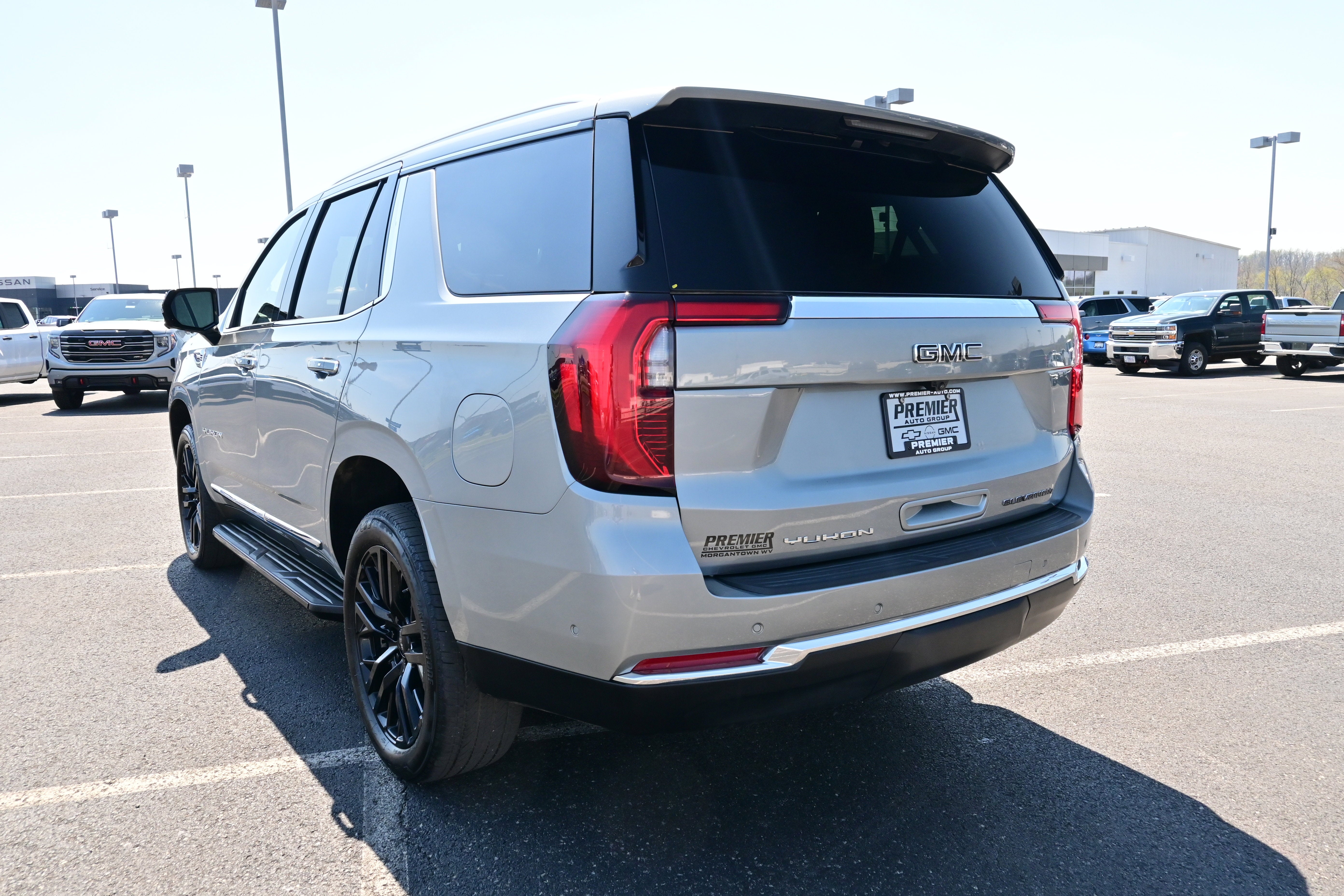 2025 GMC Yukon Elevation