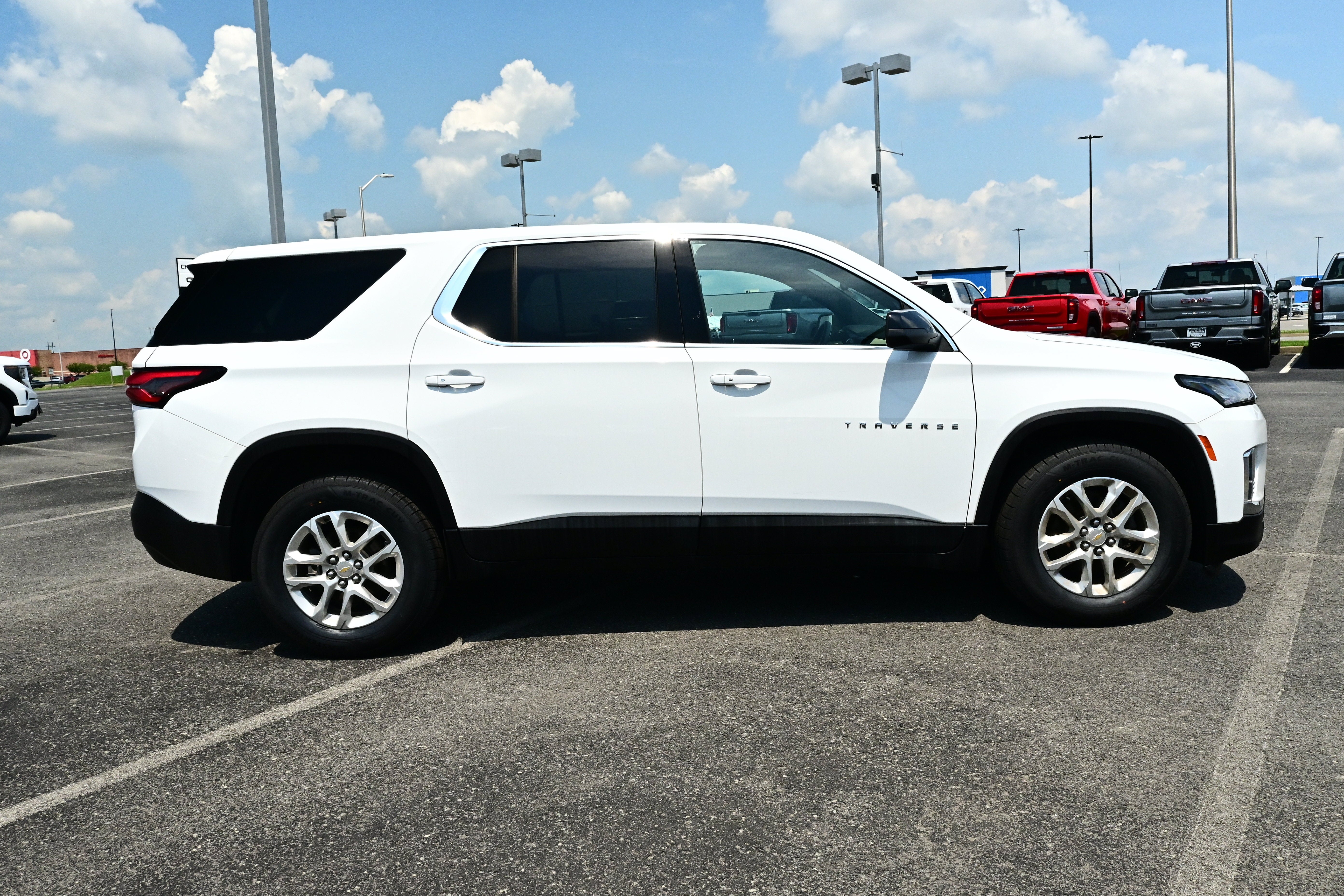2023 Chevrolet Traverse LS