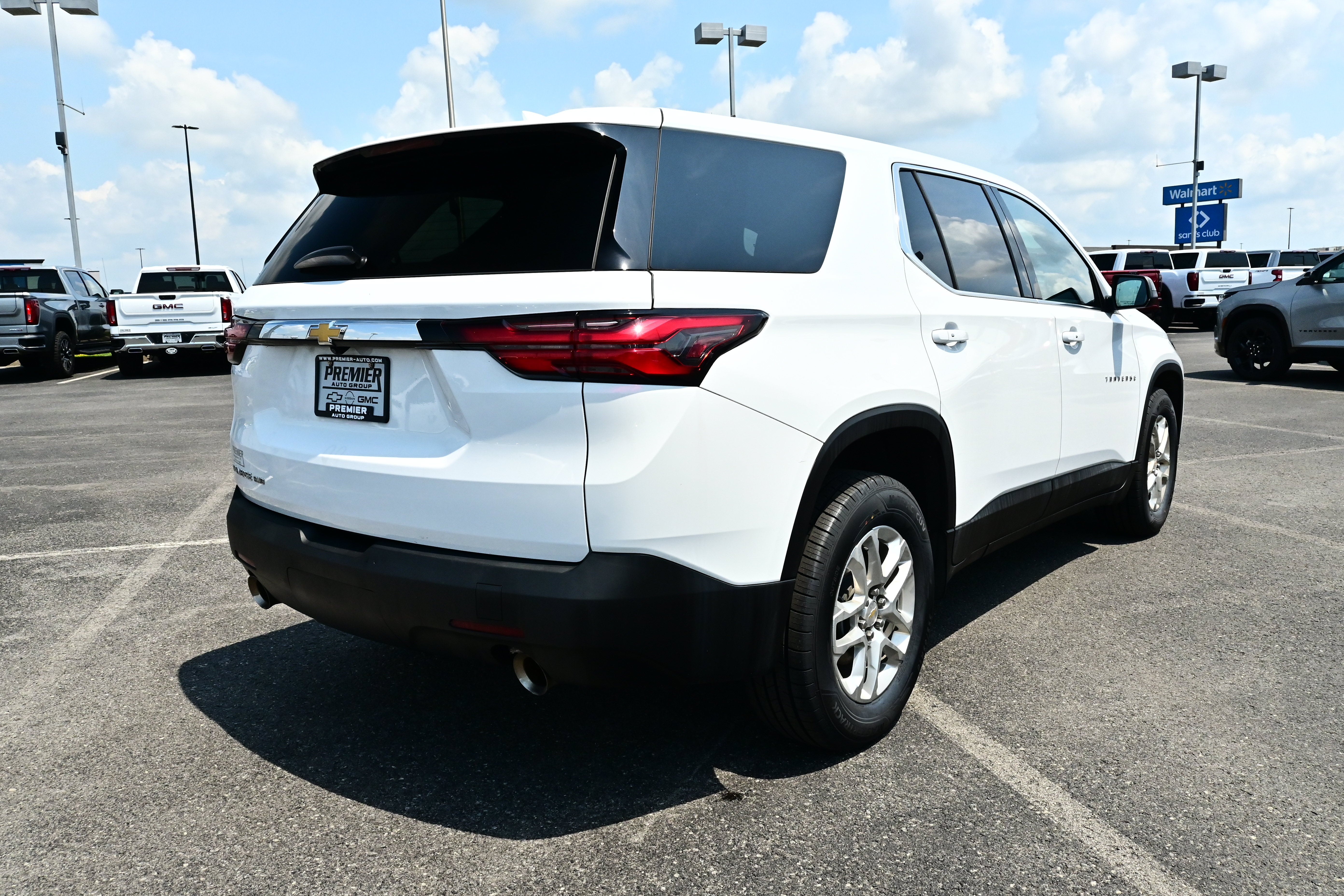 2023 Chevrolet Traverse LS