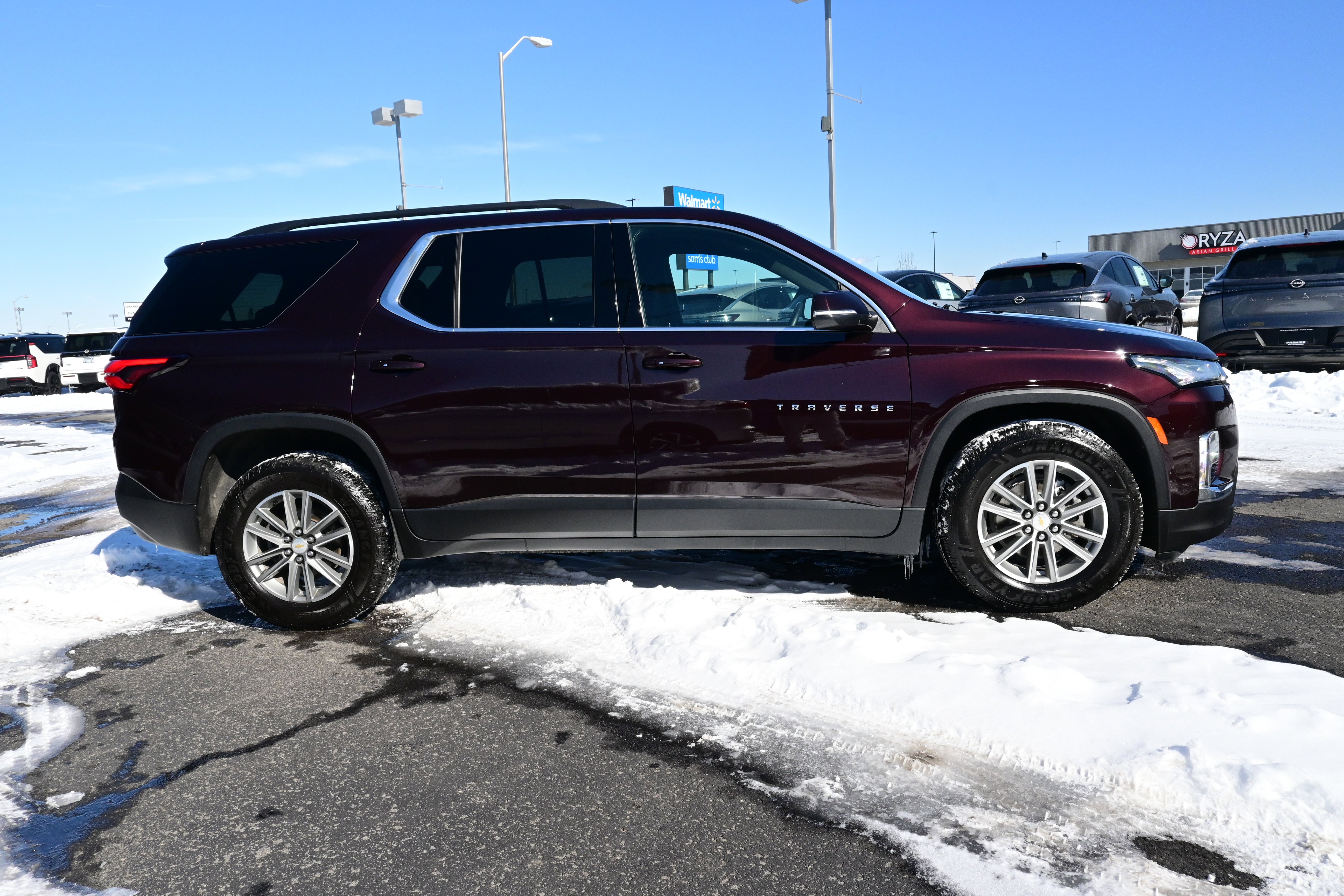 2023 Chevrolet Traverse LT Cloth