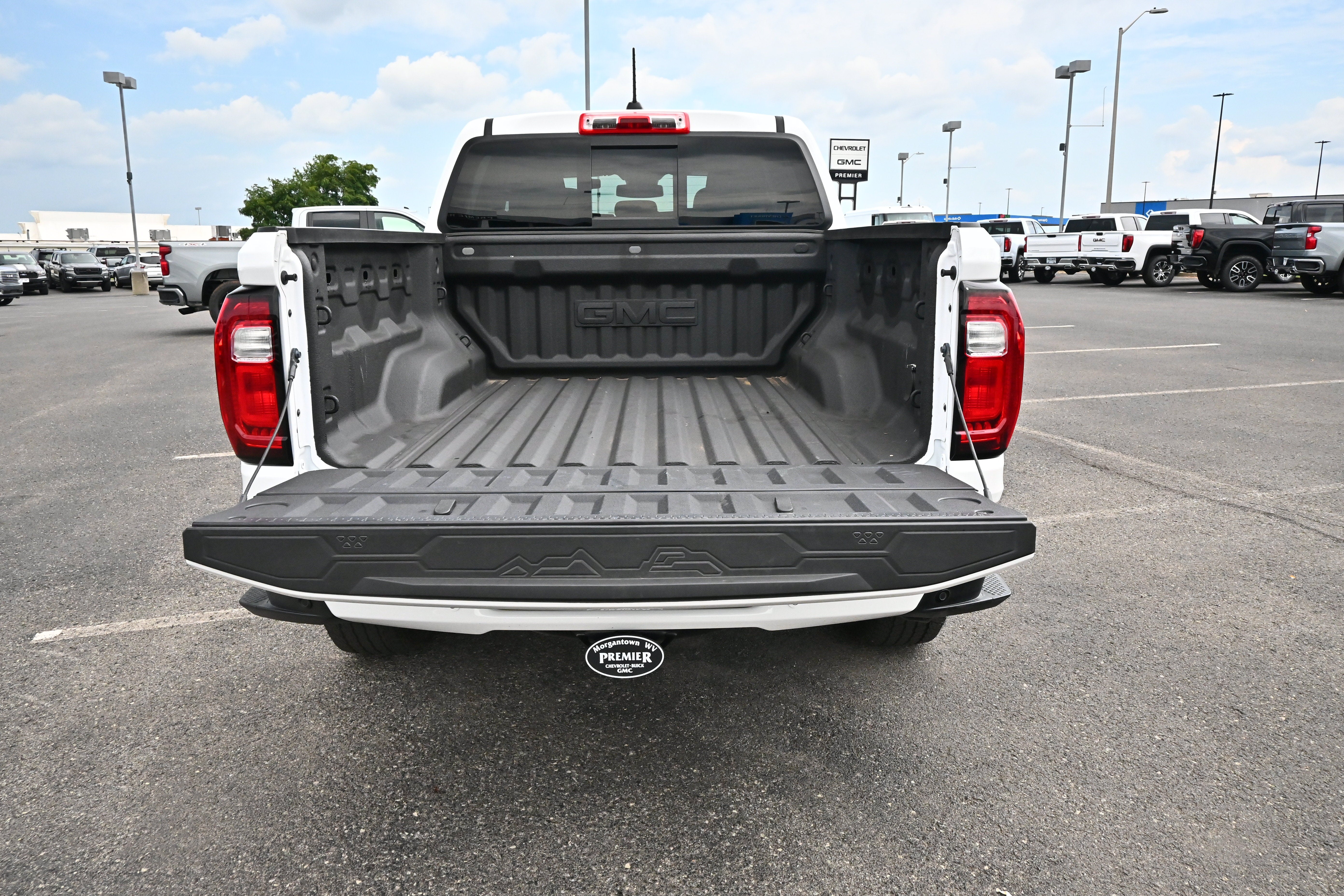 2025 GMC Canyon 4WD AT4