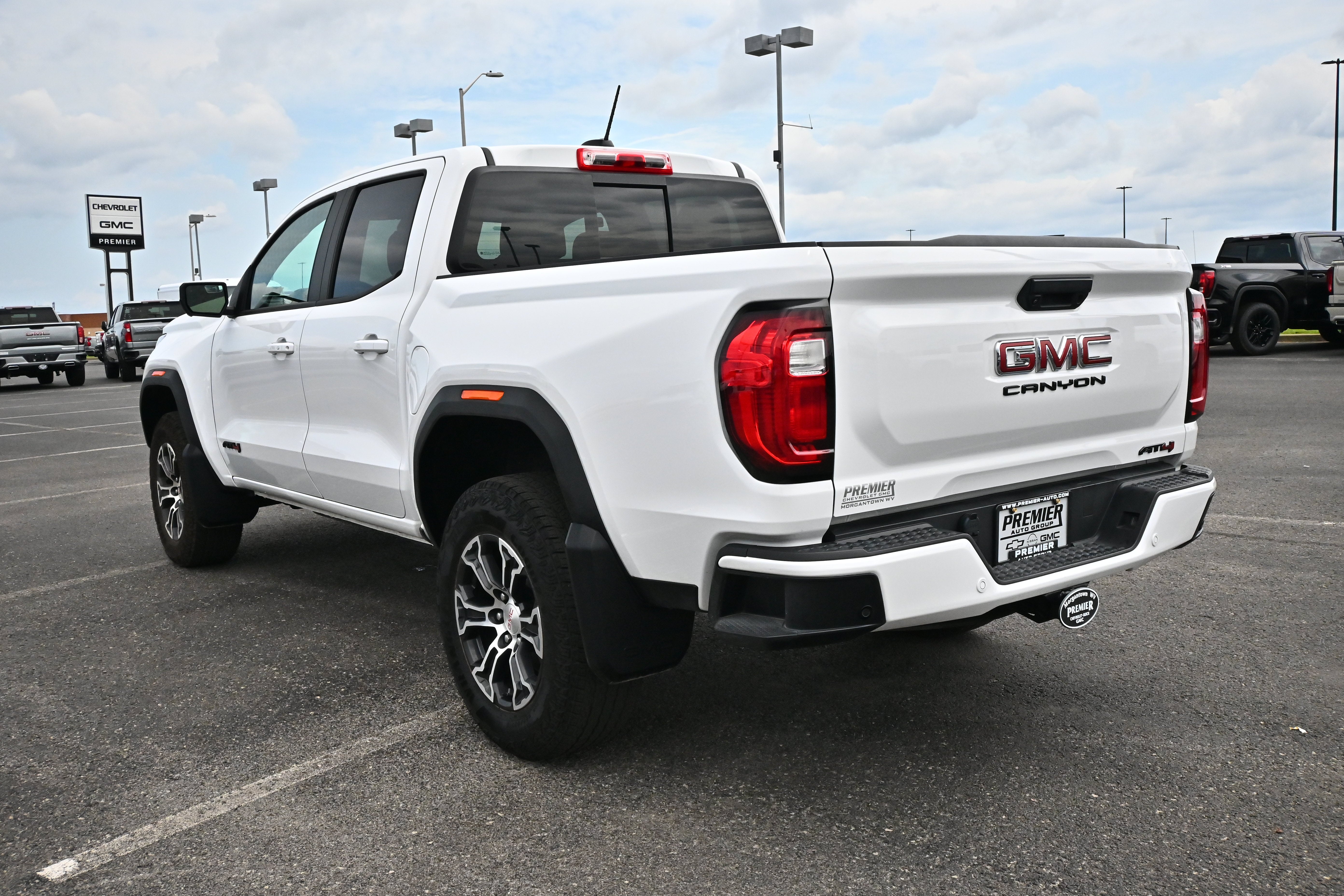 2025 GMC Canyon 4WD AT4