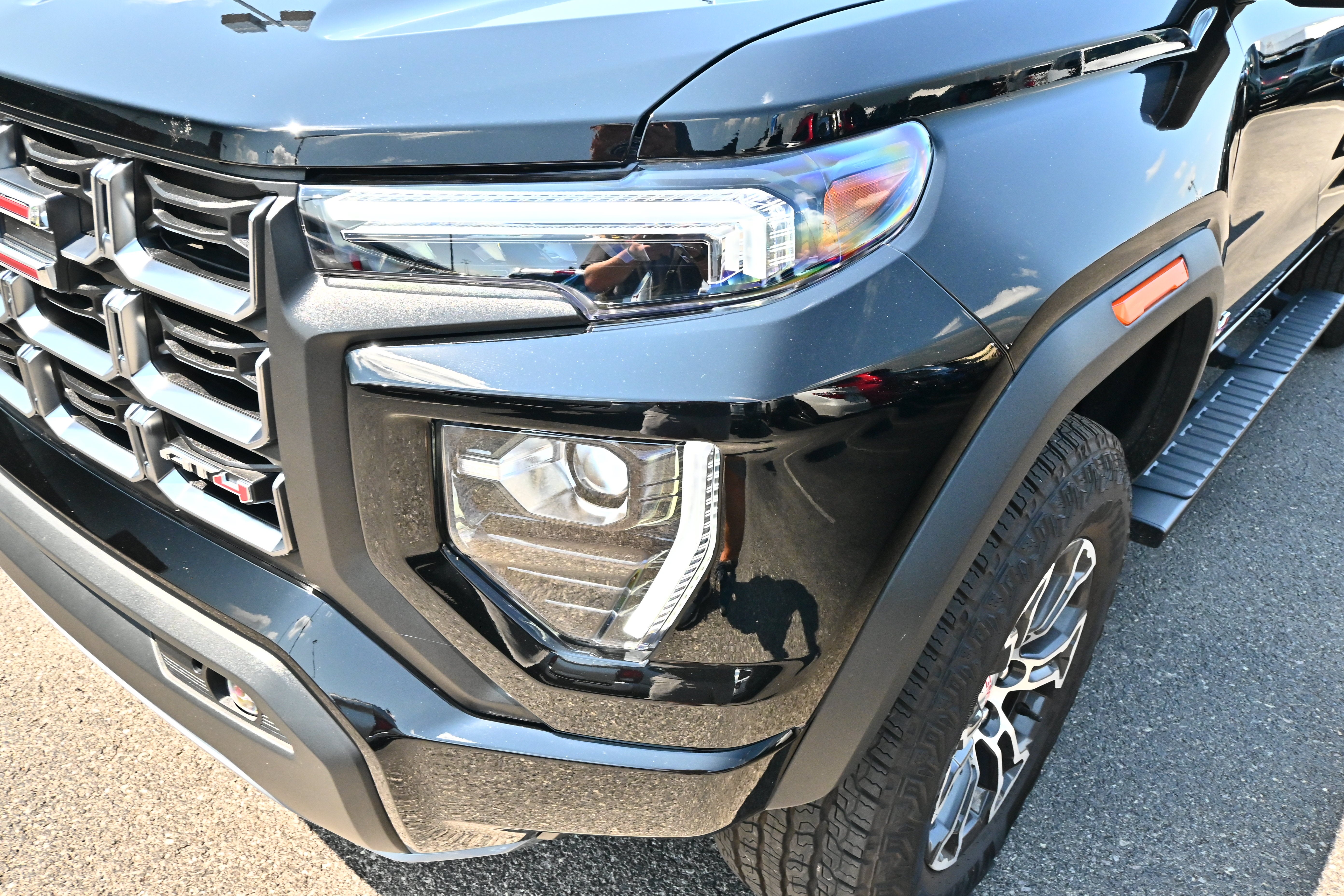 2024 GMC Canyon 4WD AT4