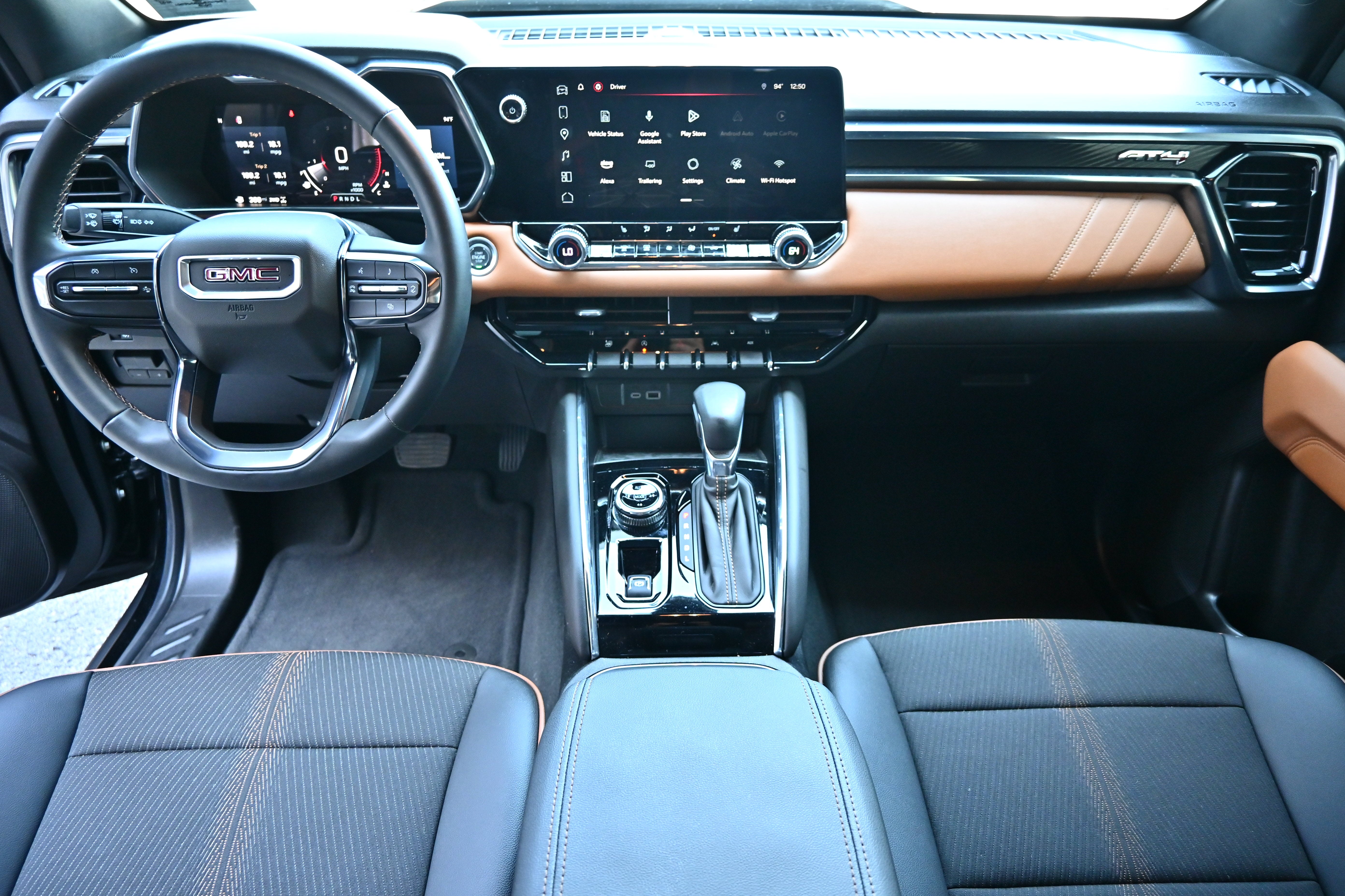 2024 GMC Canyon 4WD AT4
