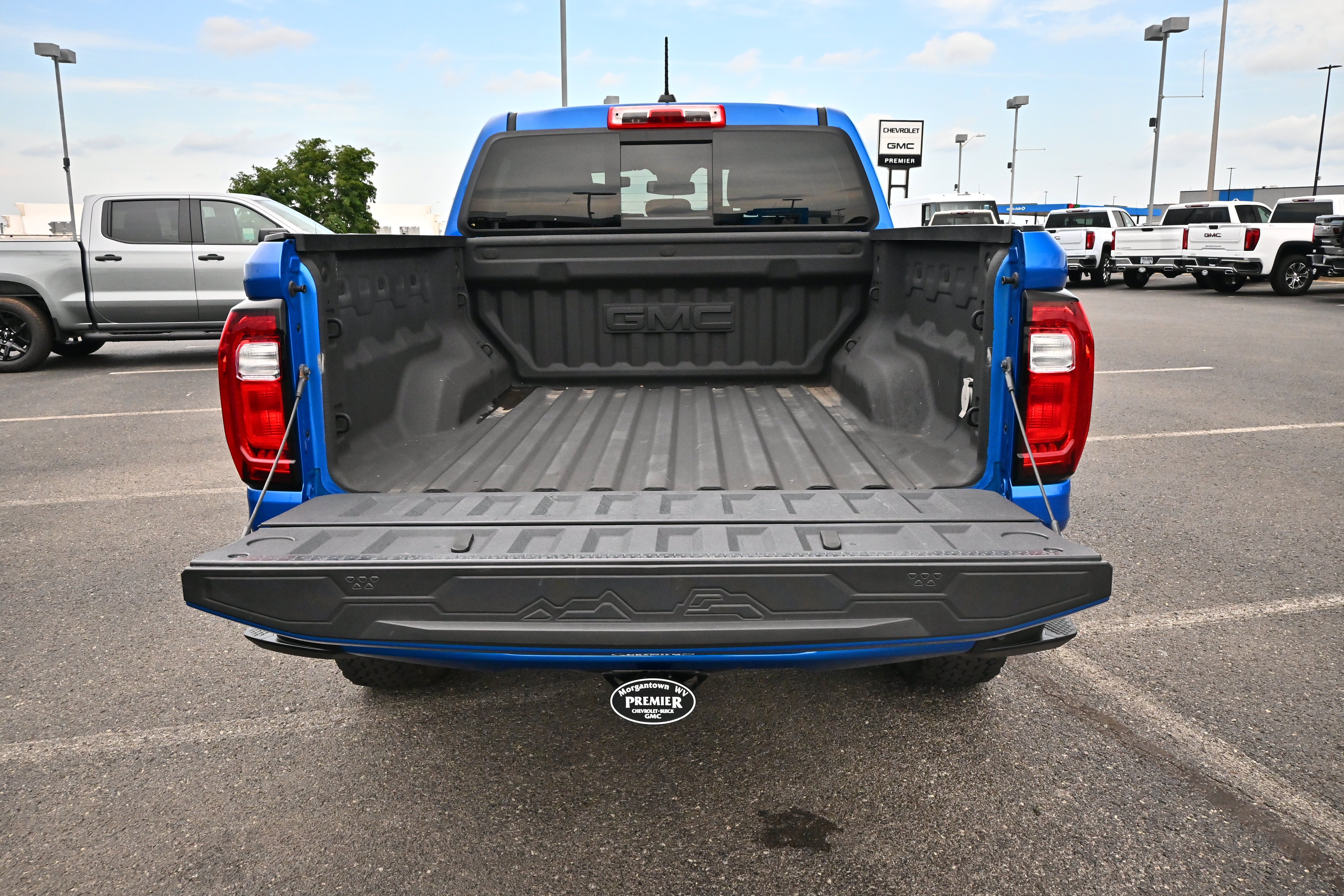 2023 GMC Canyon 4WD AT4