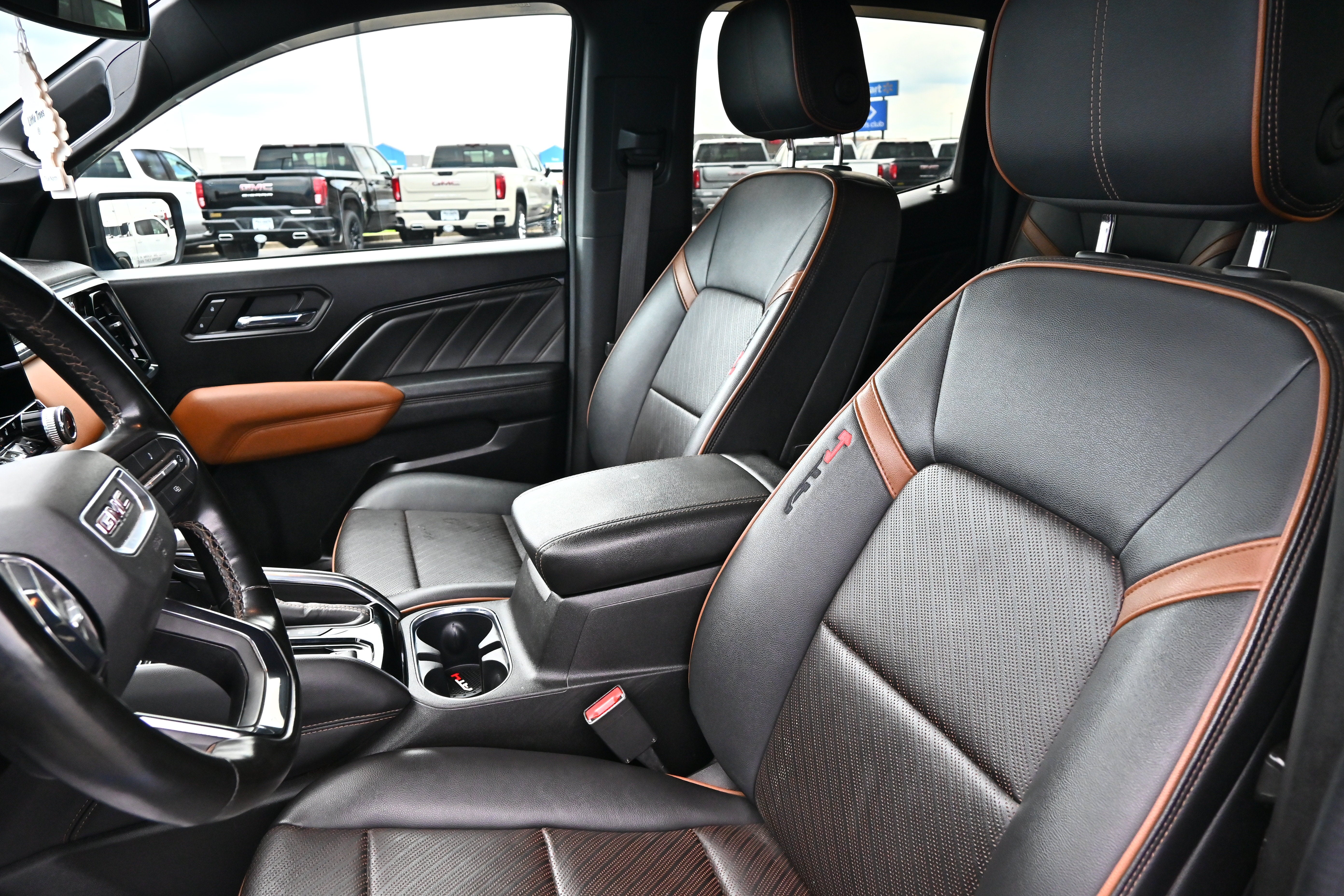 2023 GMC Canyon 4WD AT4