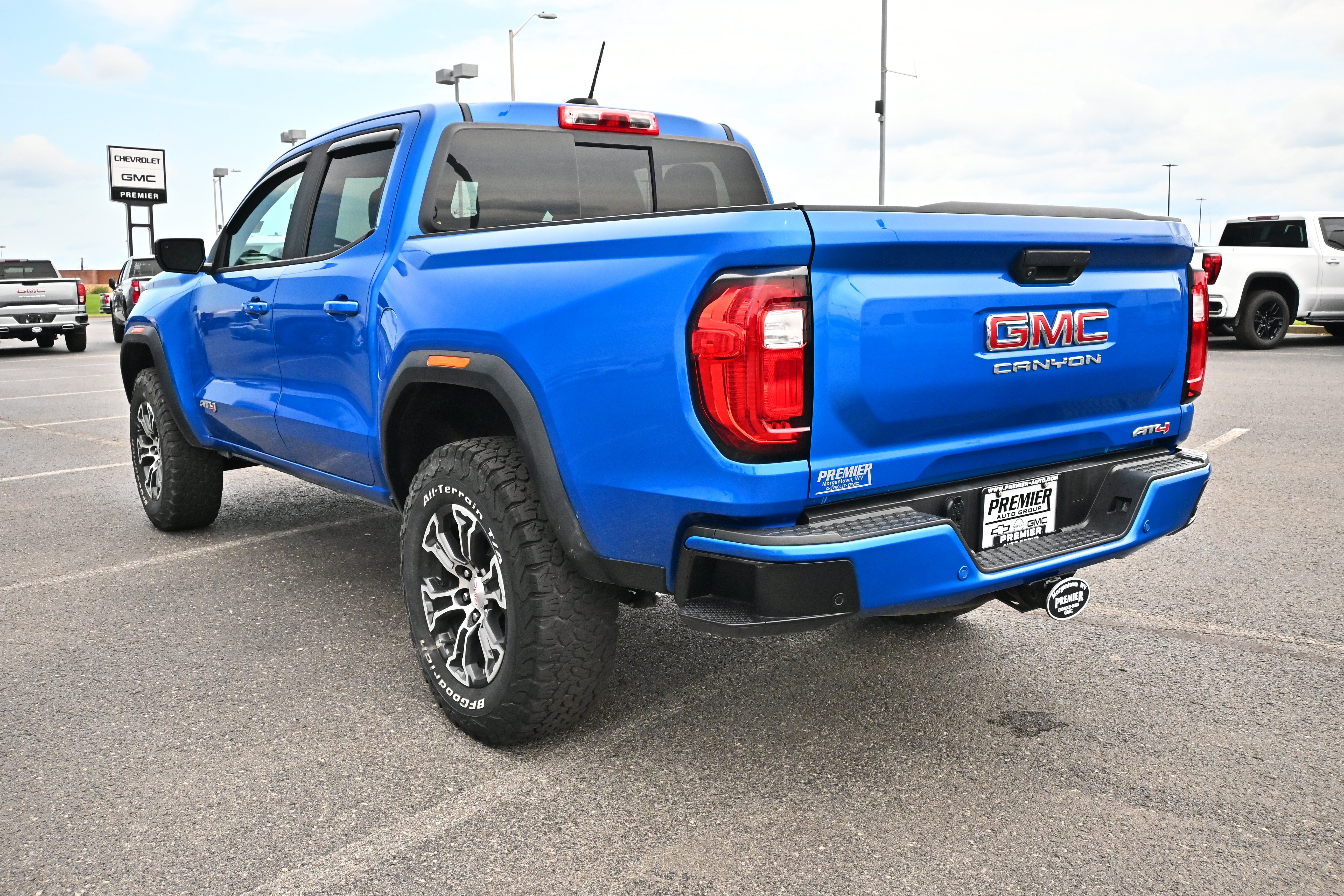 2023 GMC Canyon 4WD AT4