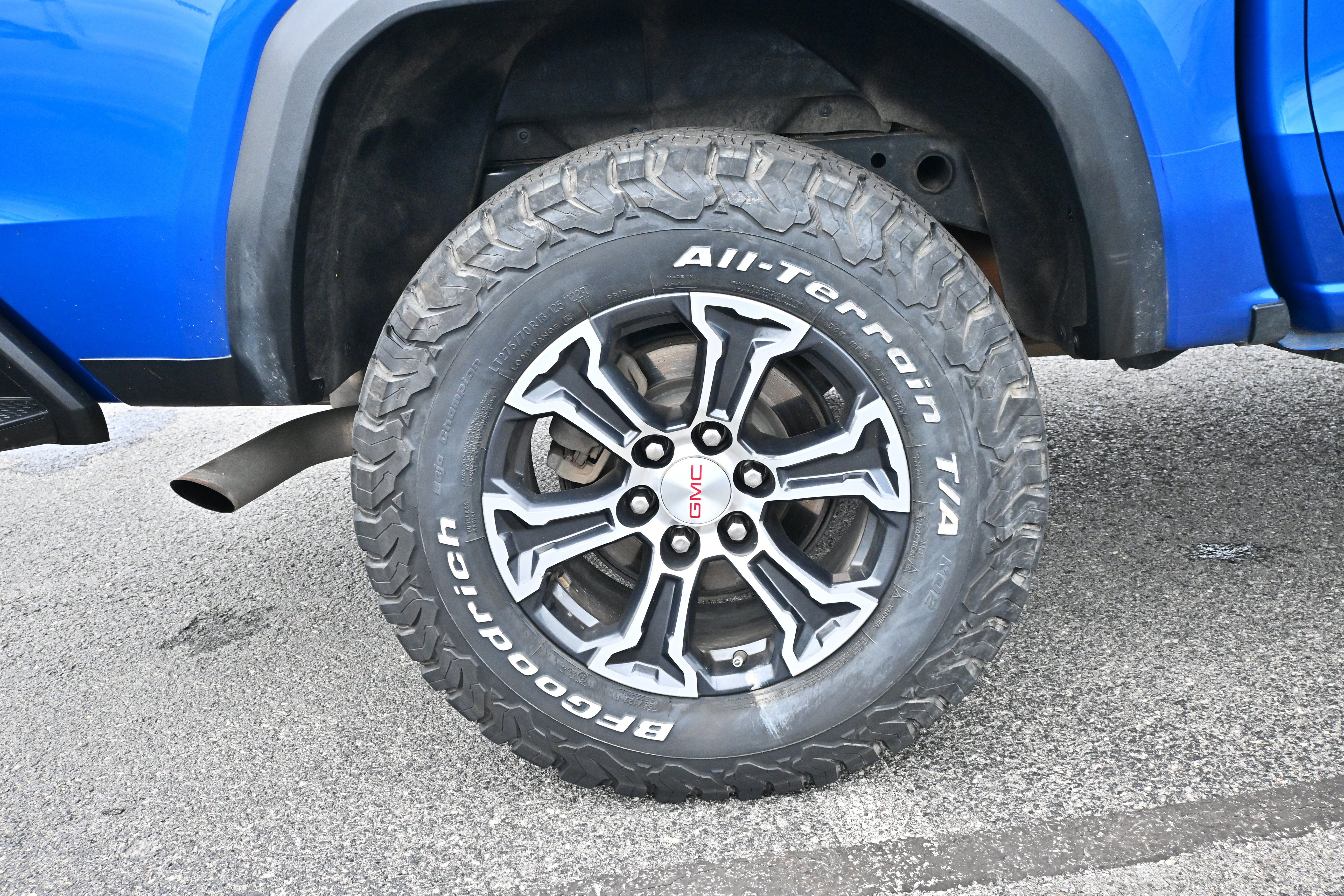 2023 GMC Canyon 4WD AT4