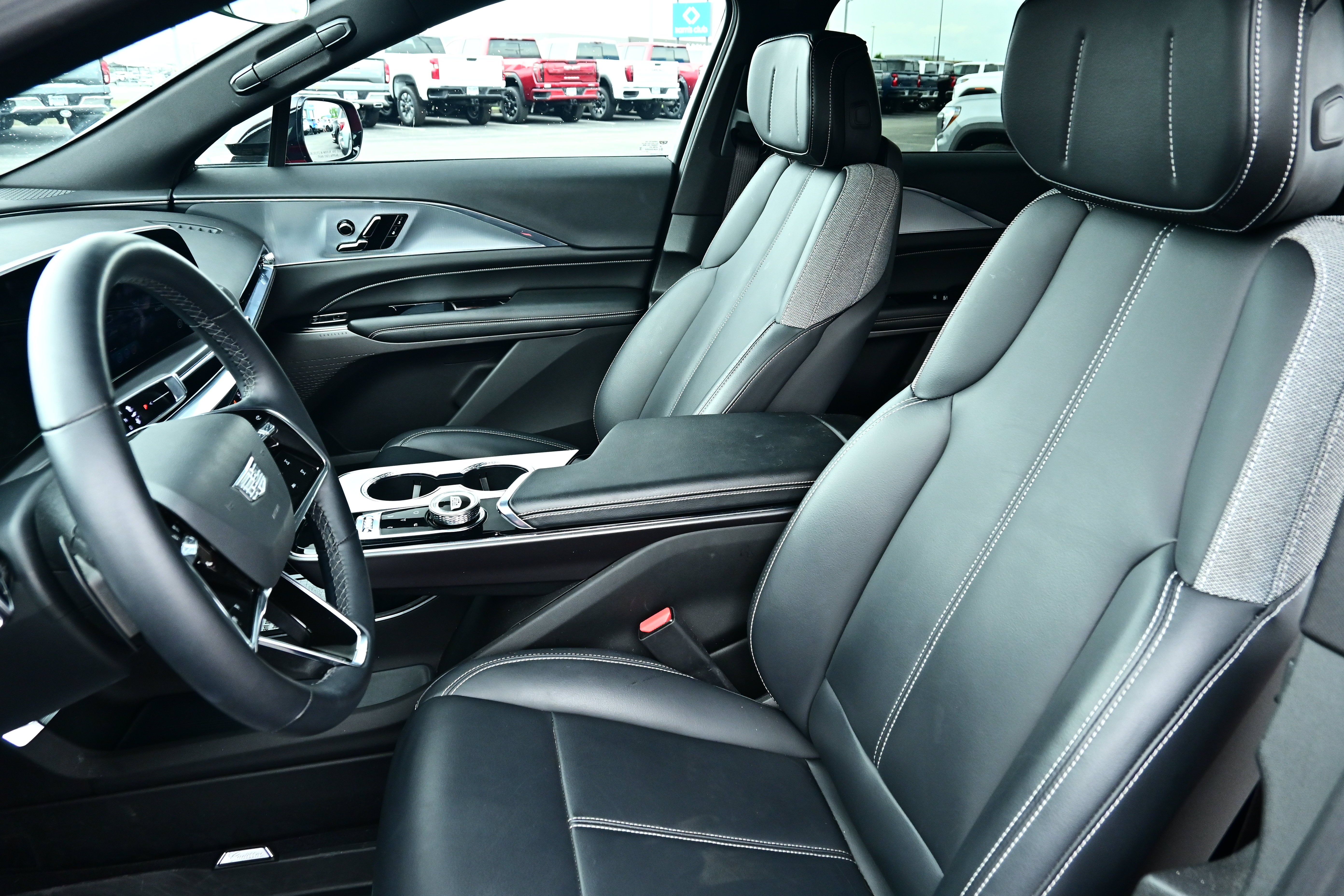 2024 Cadillac LYRIQ Tech