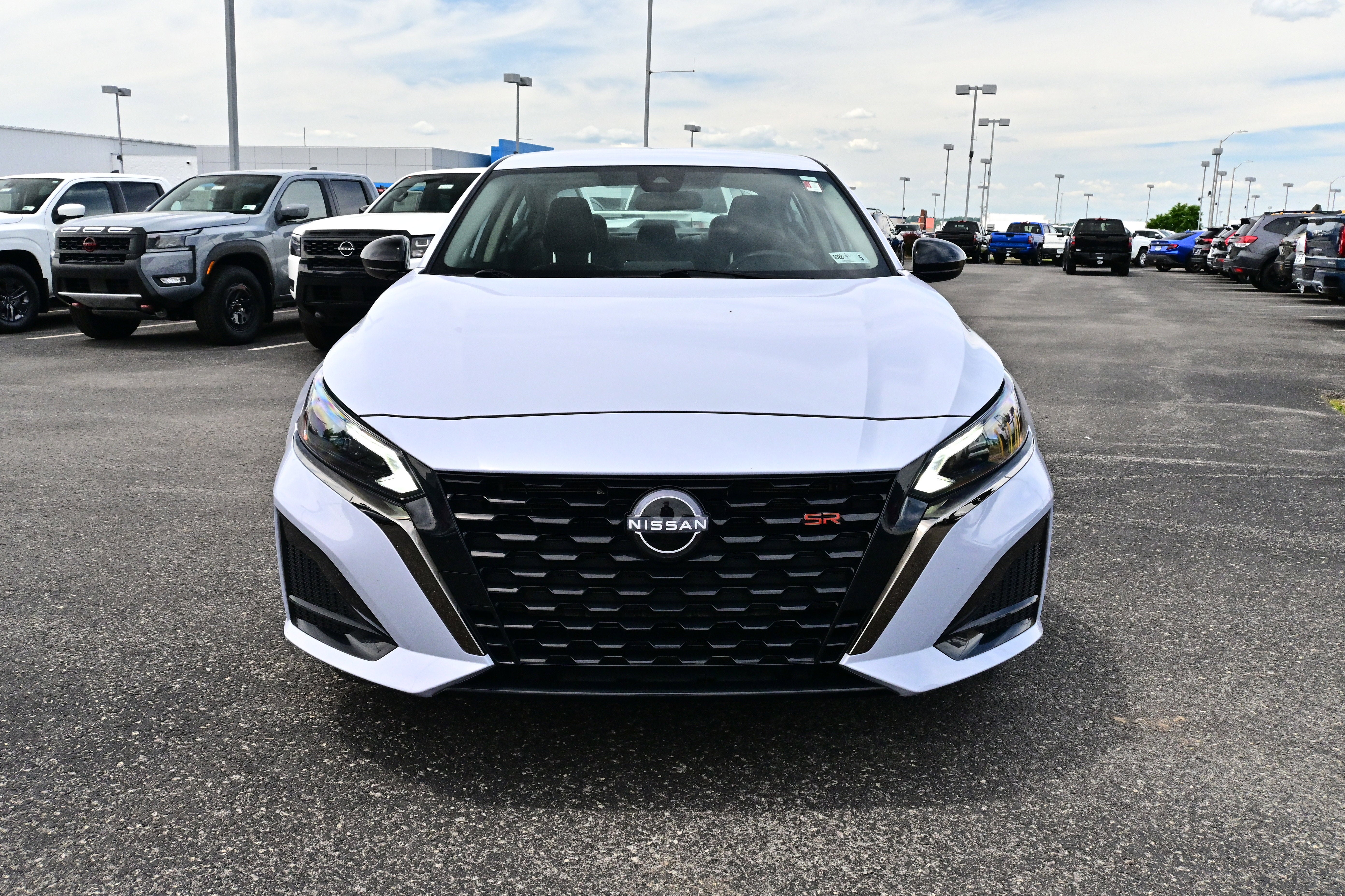 2025 Nissan Altima SR