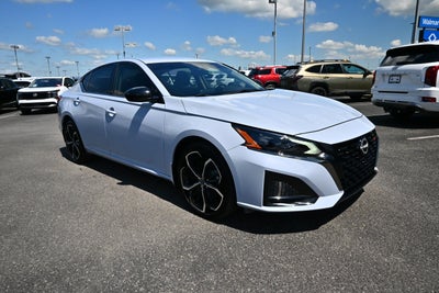 2023 Nissan Altima SR