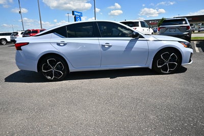 2023 Nissan Altima SR