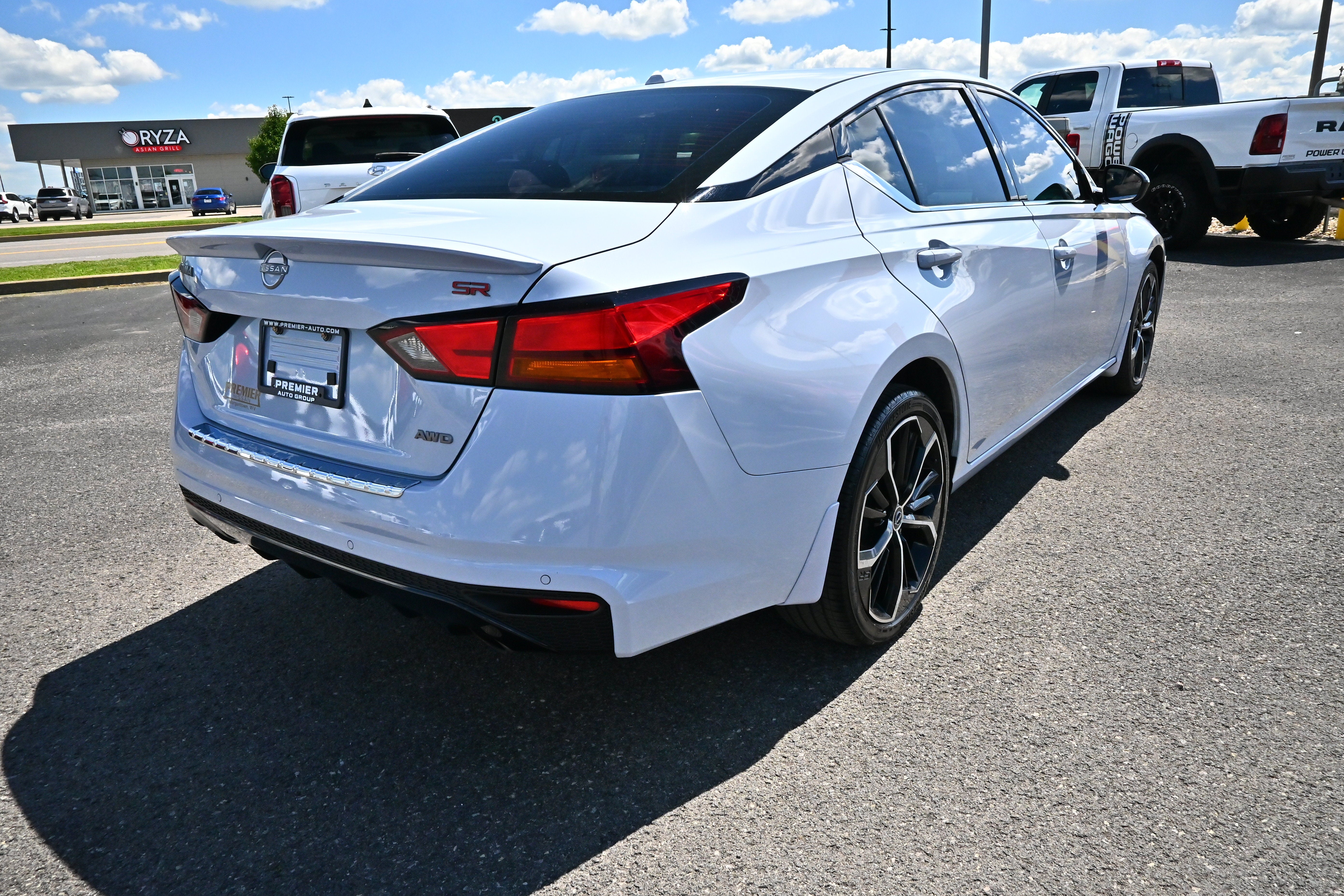 2023 Nissan Altima SR