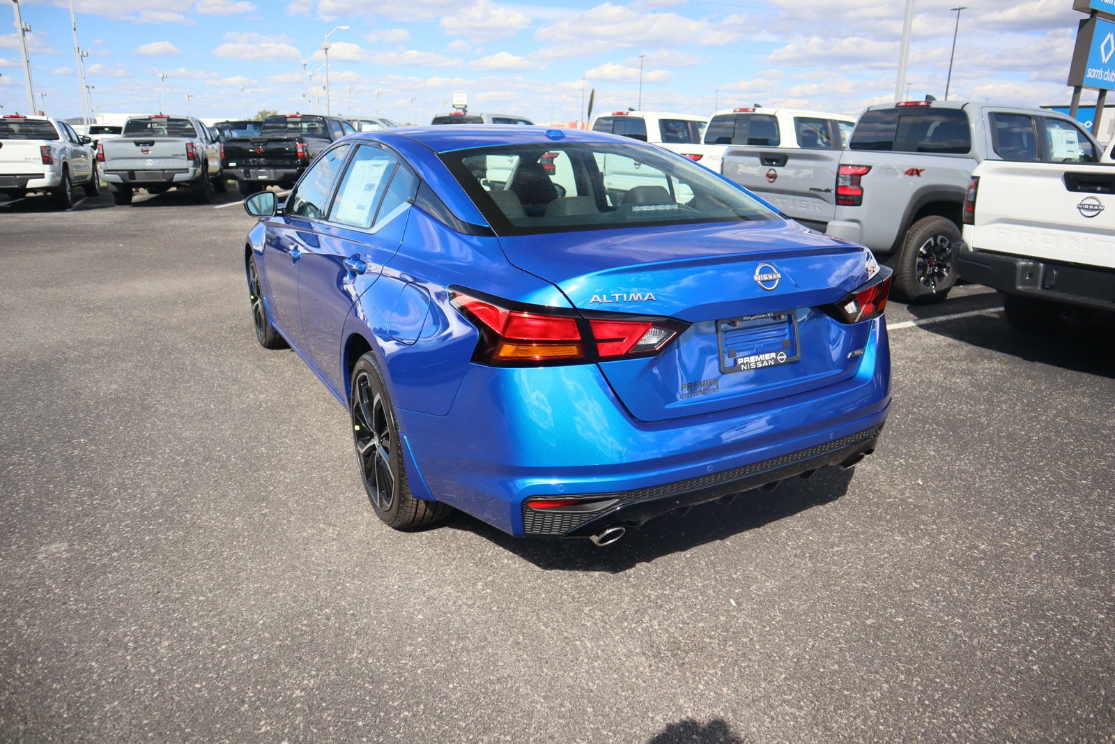 2025 Nissan Altima SR