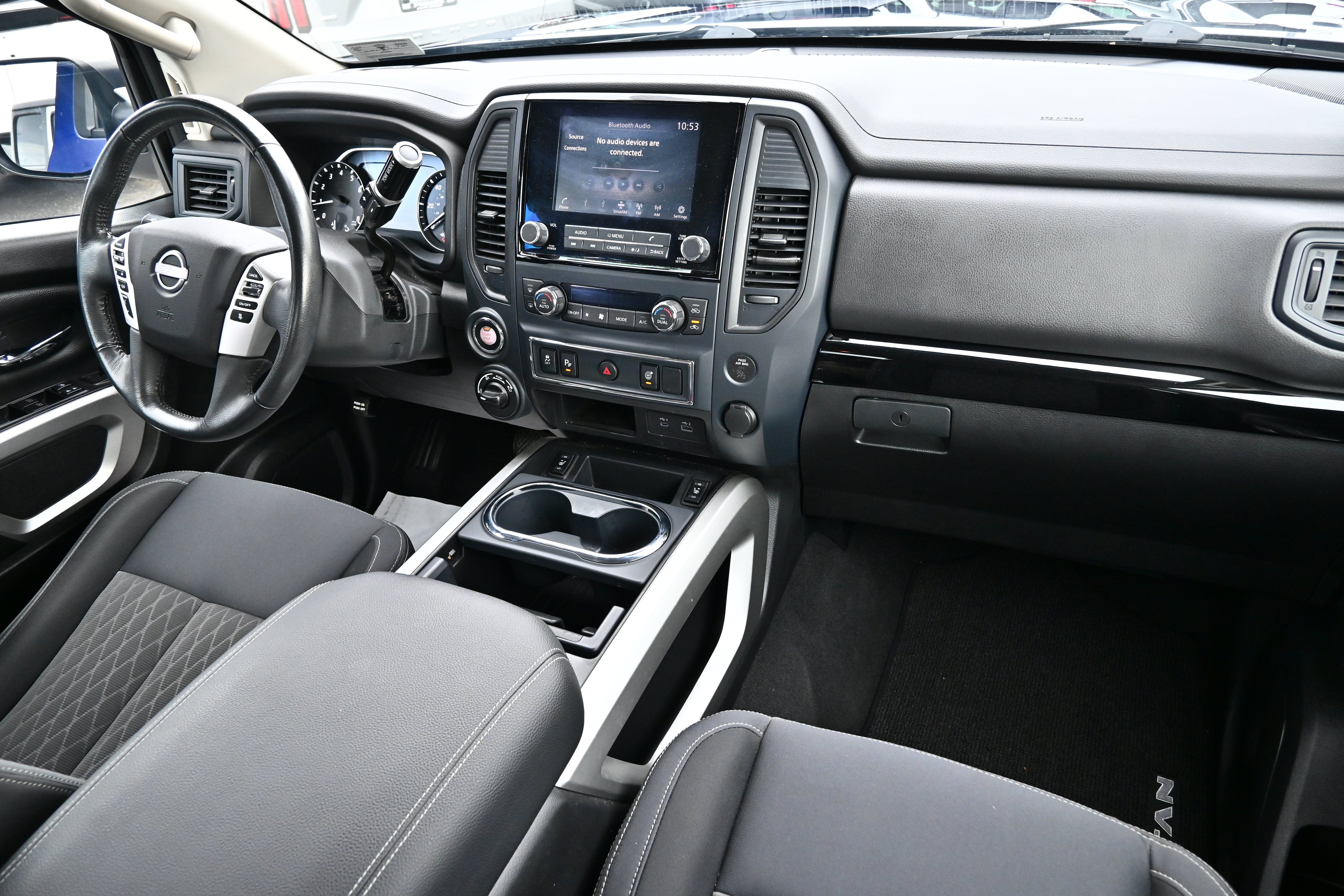 2024 Nissan Titan Crew Cab SV