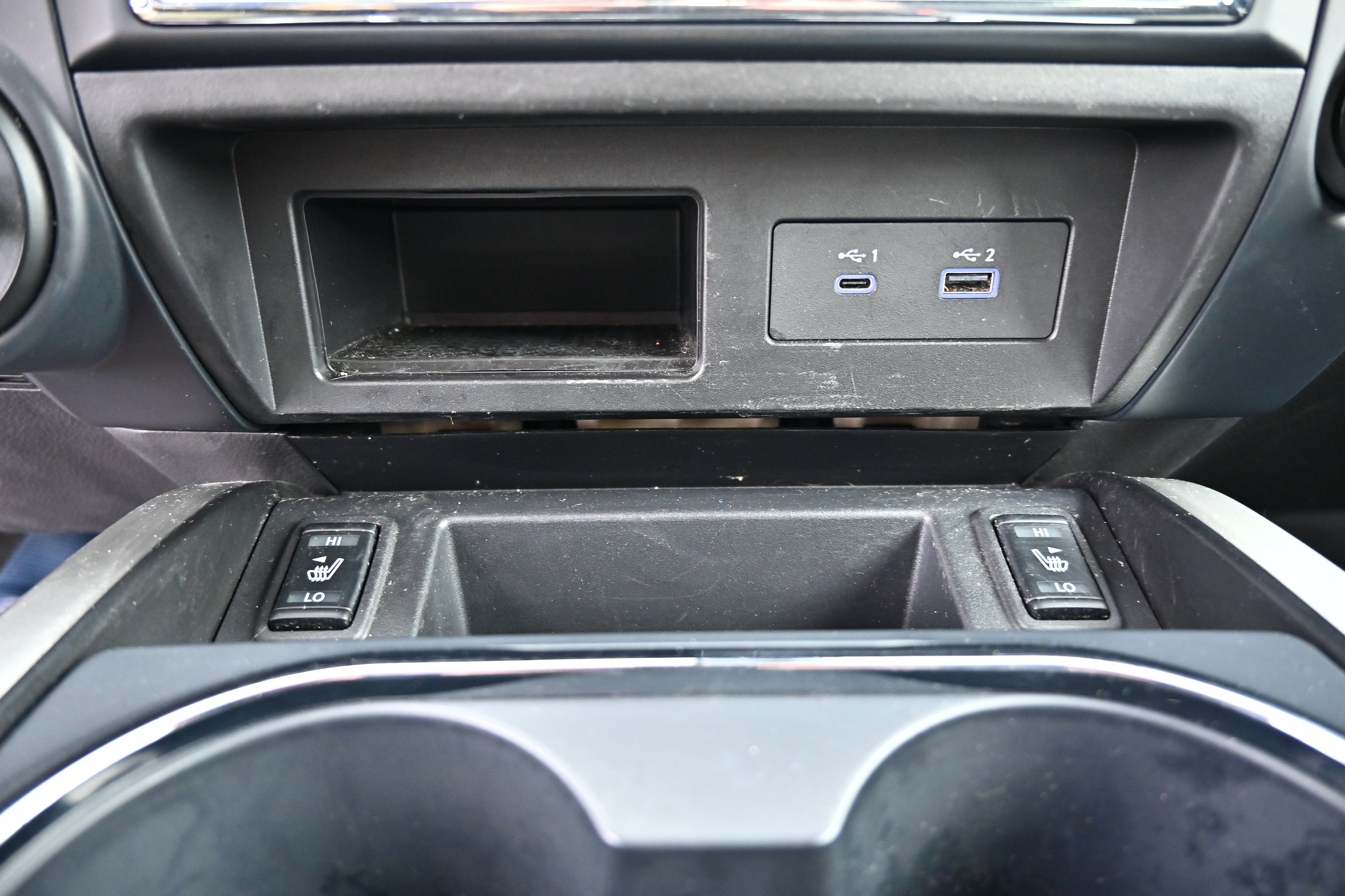 2024 Nissan Titan Crew Cab SV