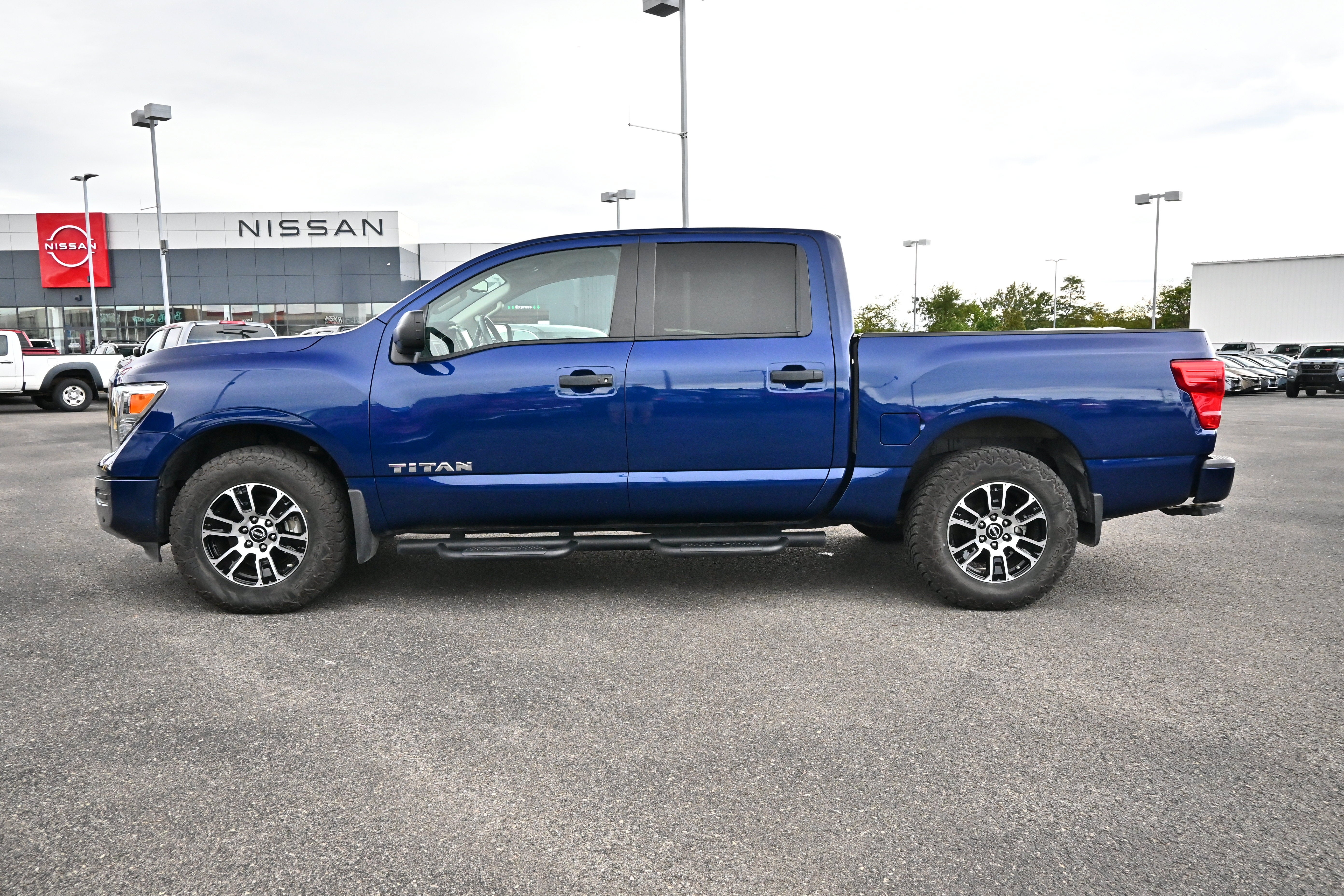 2024 Nissan Titan Crew Cab SV