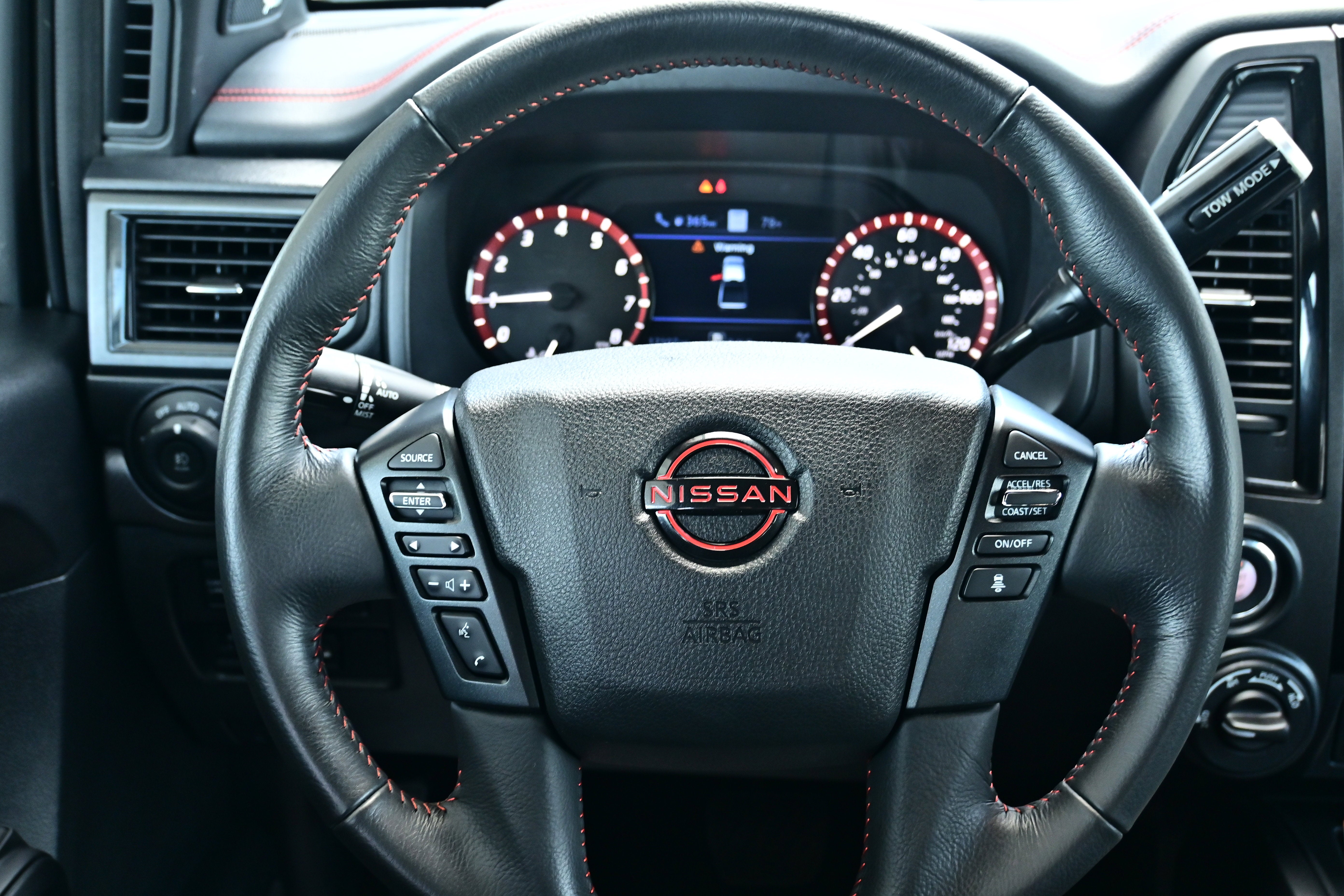 2024 Nissan Titan PRO-4X - Photo 17