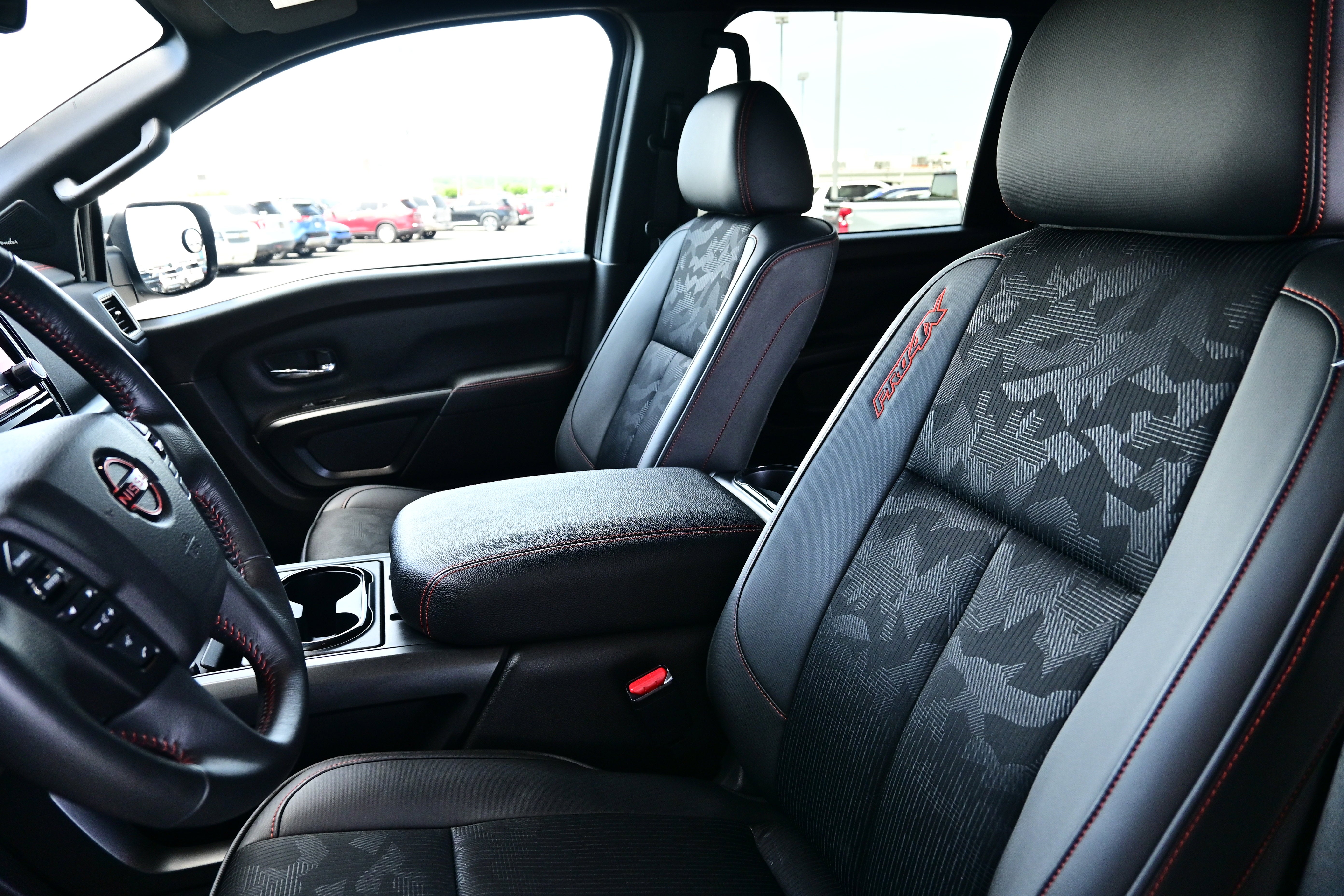2024 Nissan Titan PRO-4X - Photo 22