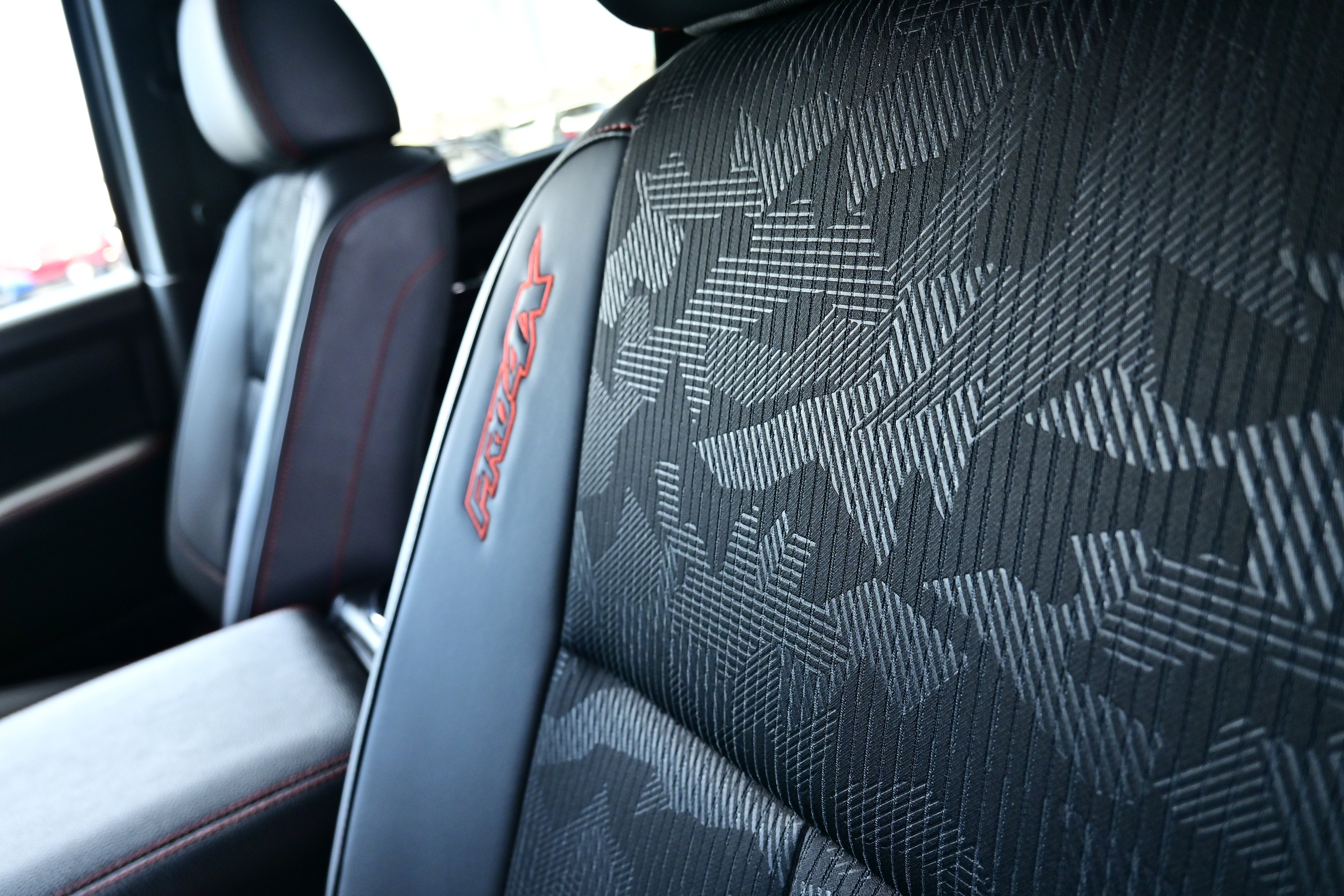 2024 Nissan Titan PRO-4X - Photo 24