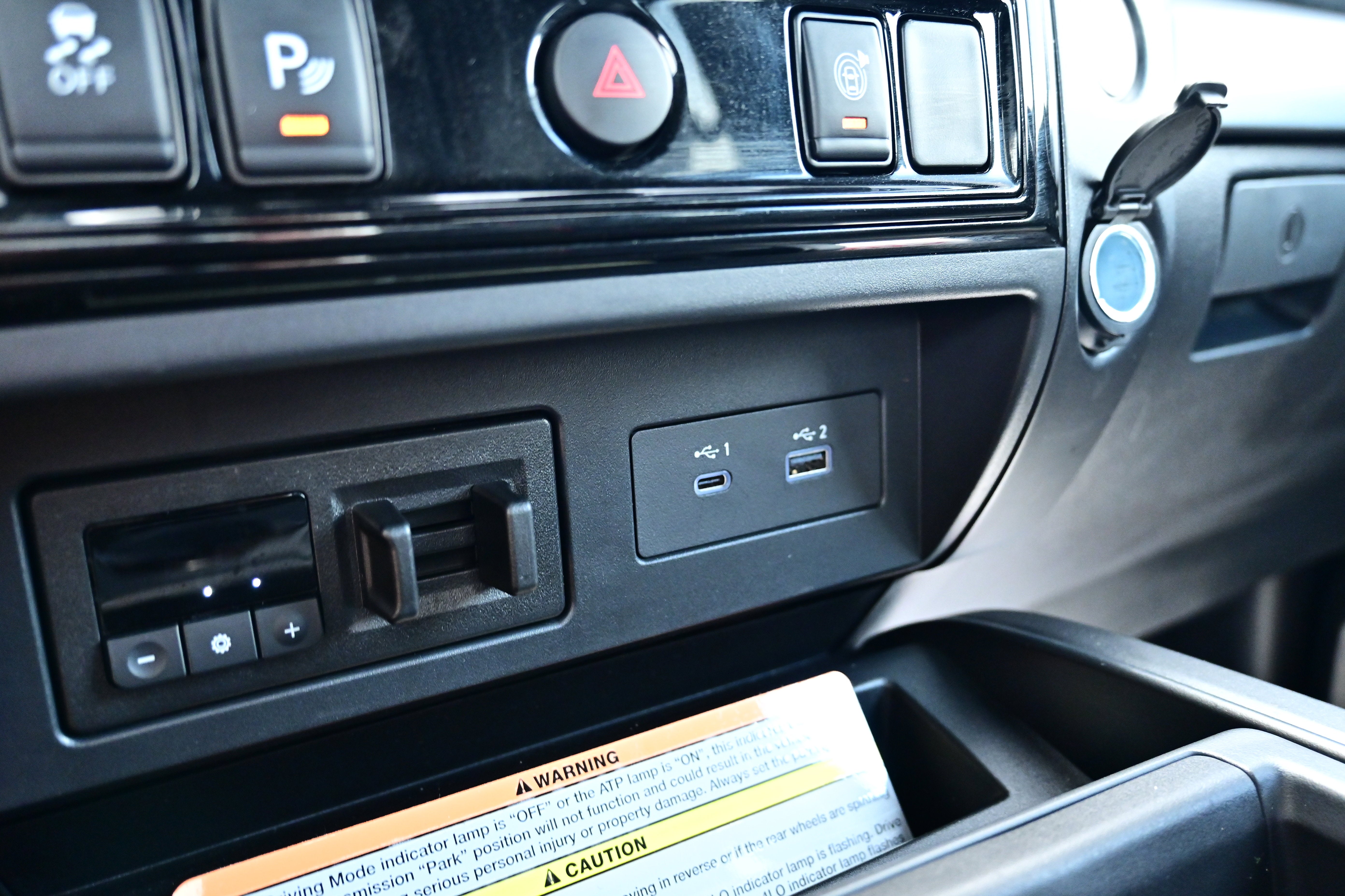 2024 Nissan Titan PRO-4X - Photo 27