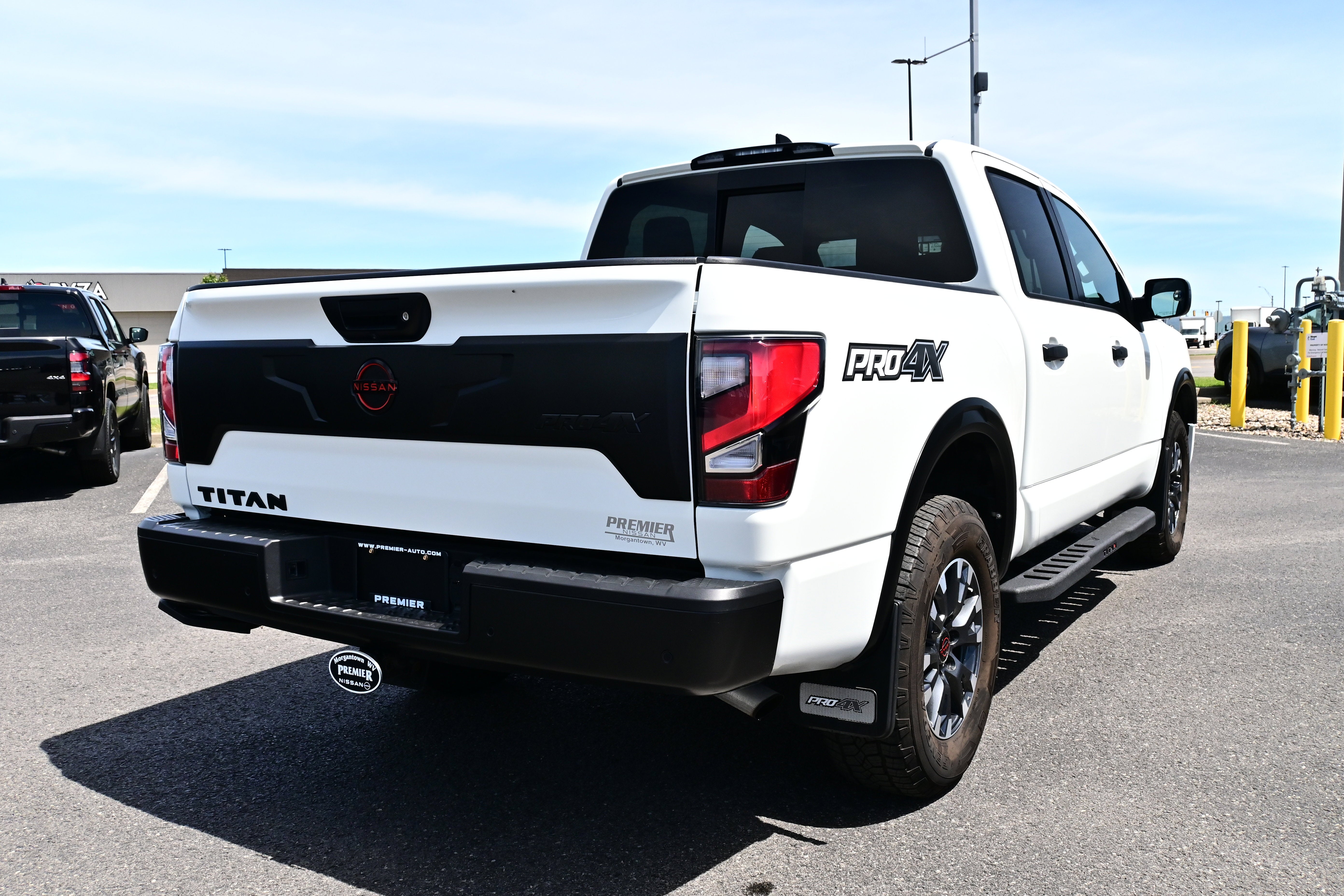 2024 Nissan Titan PRO-4X - Photo 6