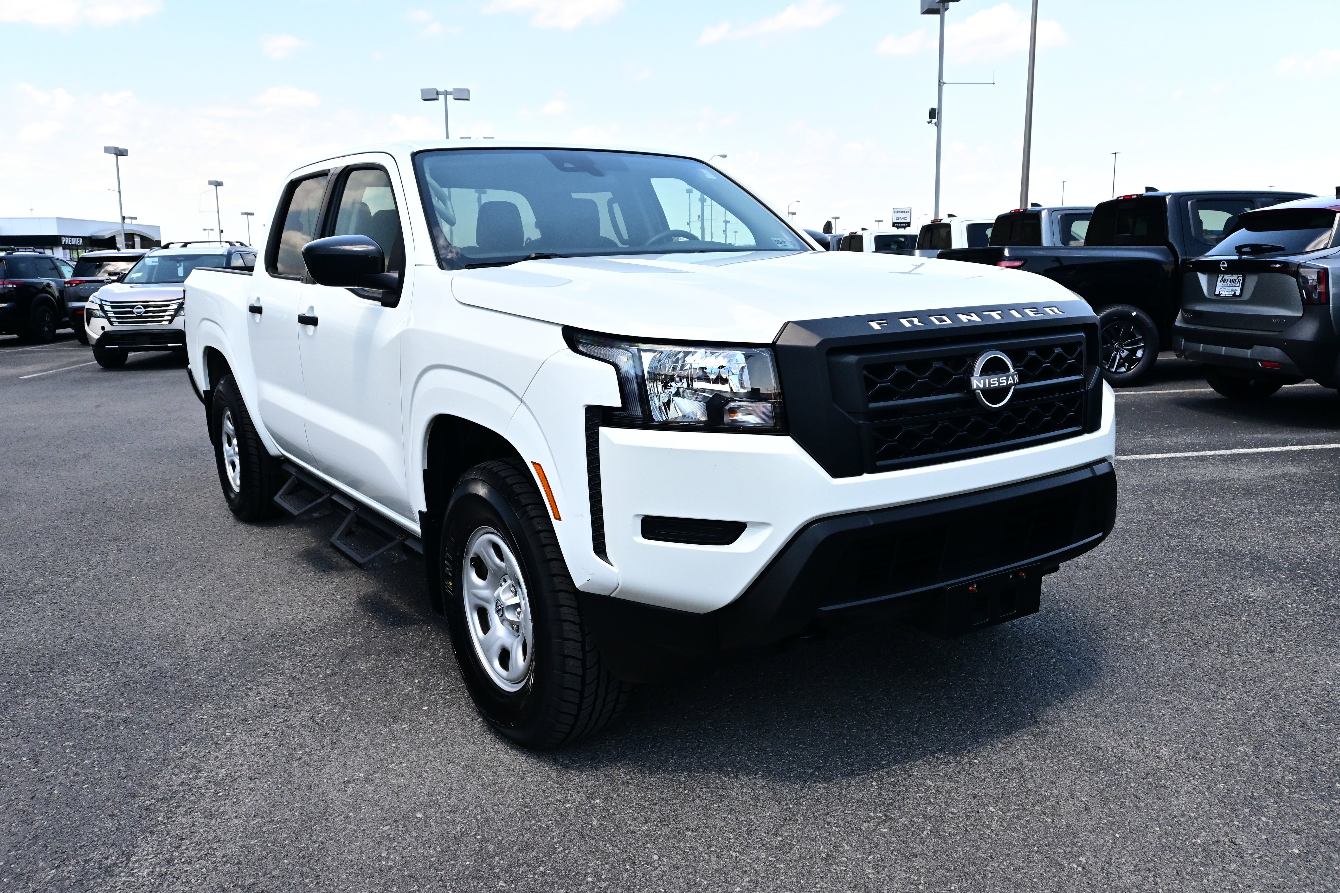 2022 Nissan Frontier Crew Cab S