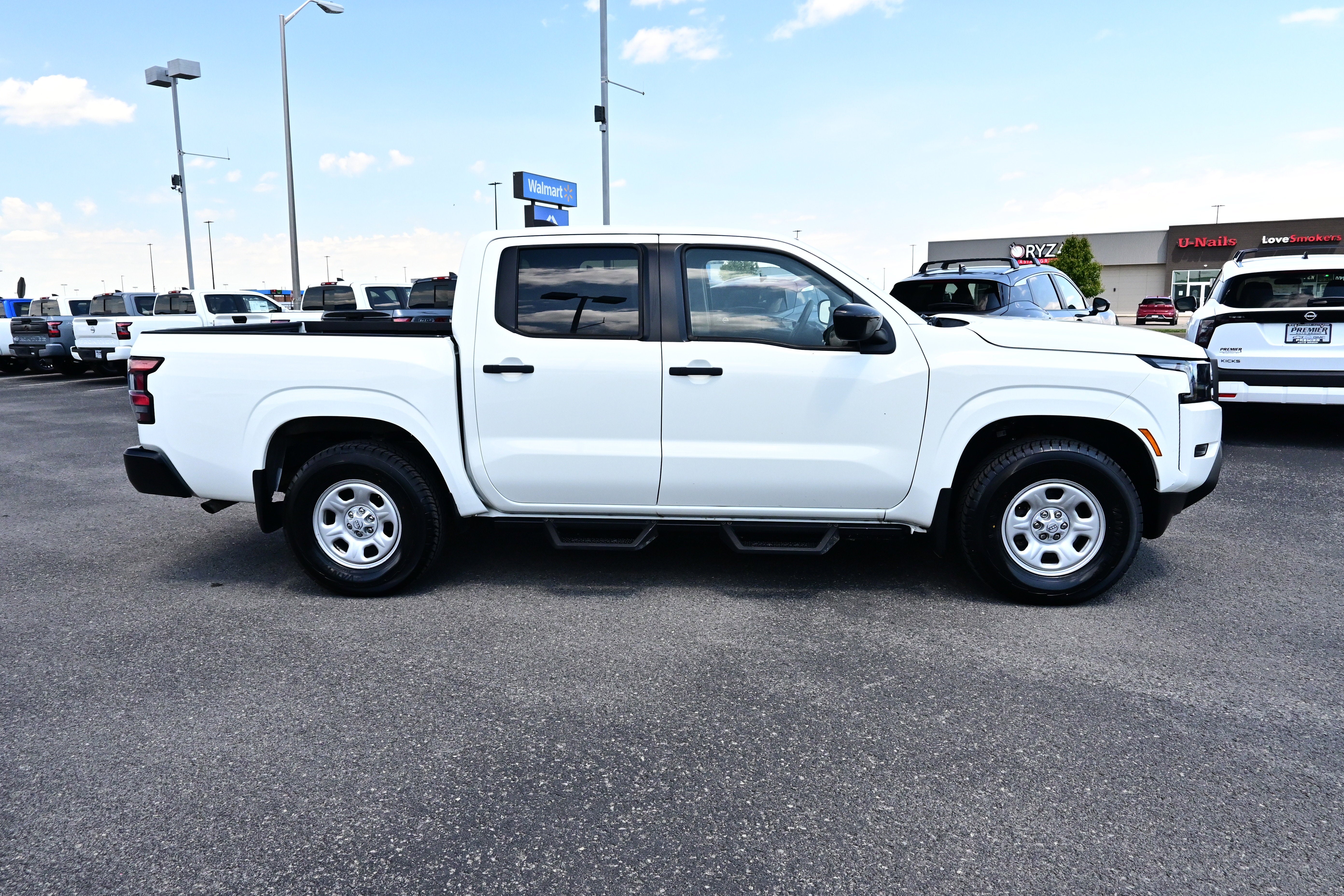 2022 Nissan Frontier Crew Cab S