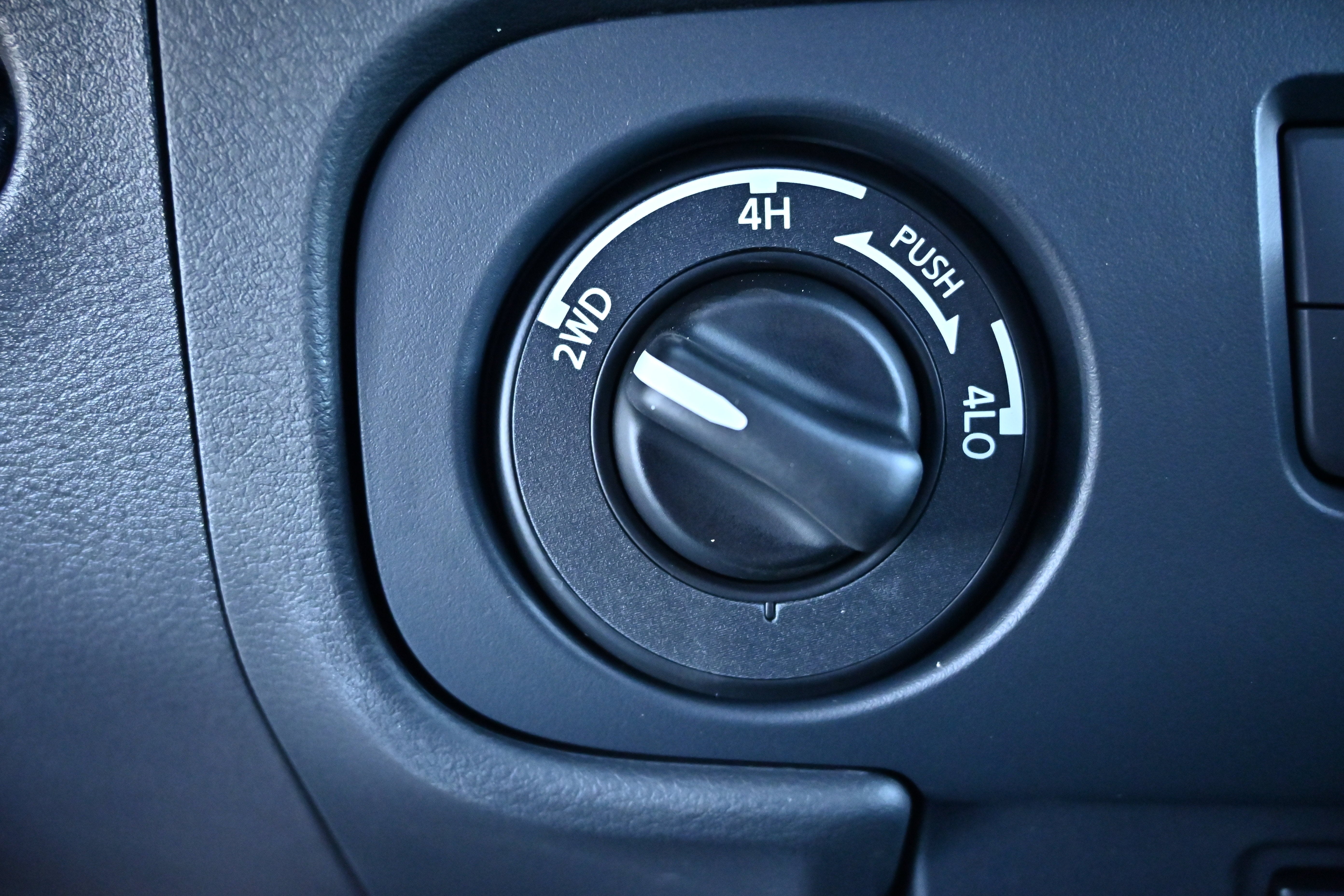 2027 Nissan Frontier Crew Cab SV