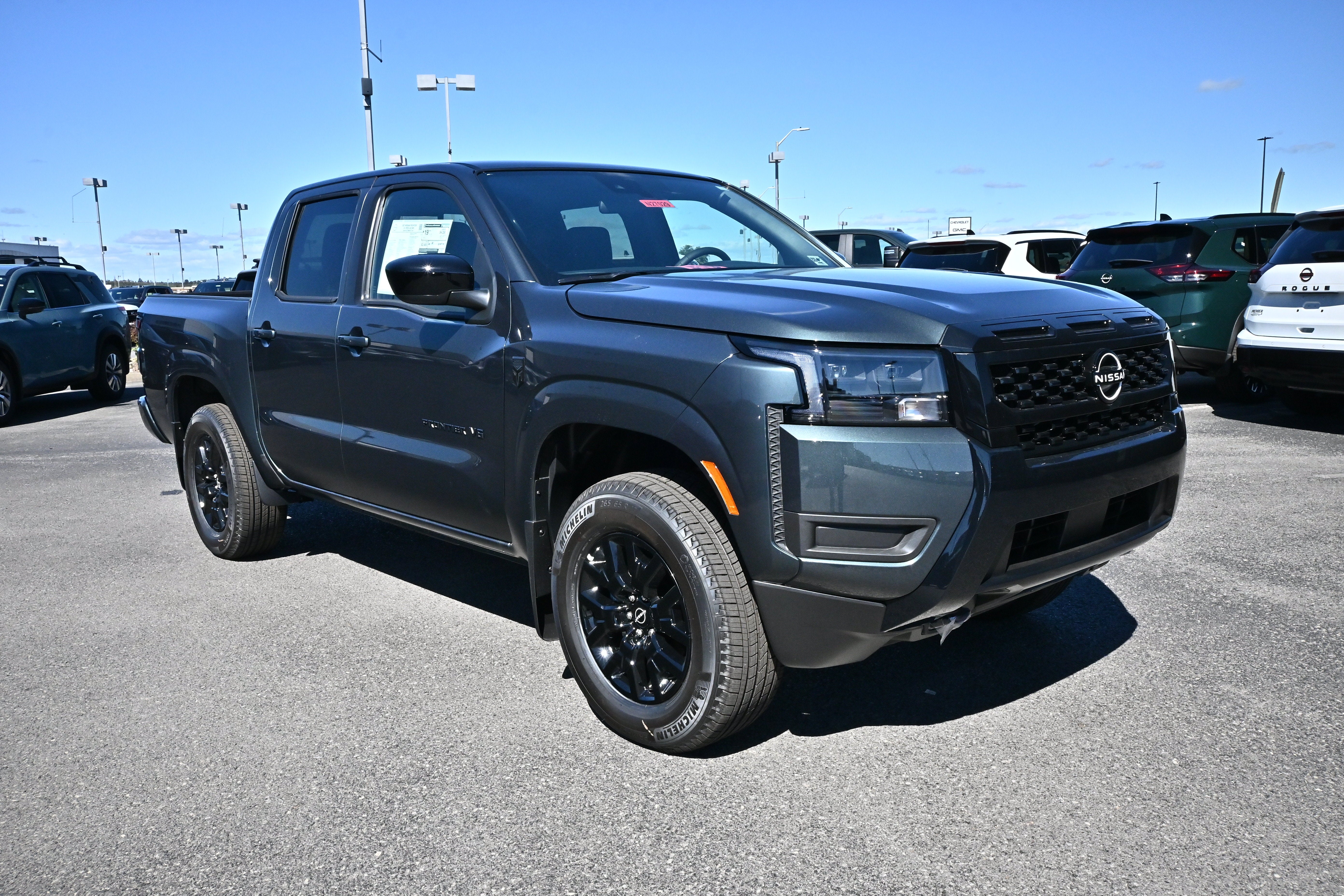 2027 Nissan Frontier Crew Cab SV