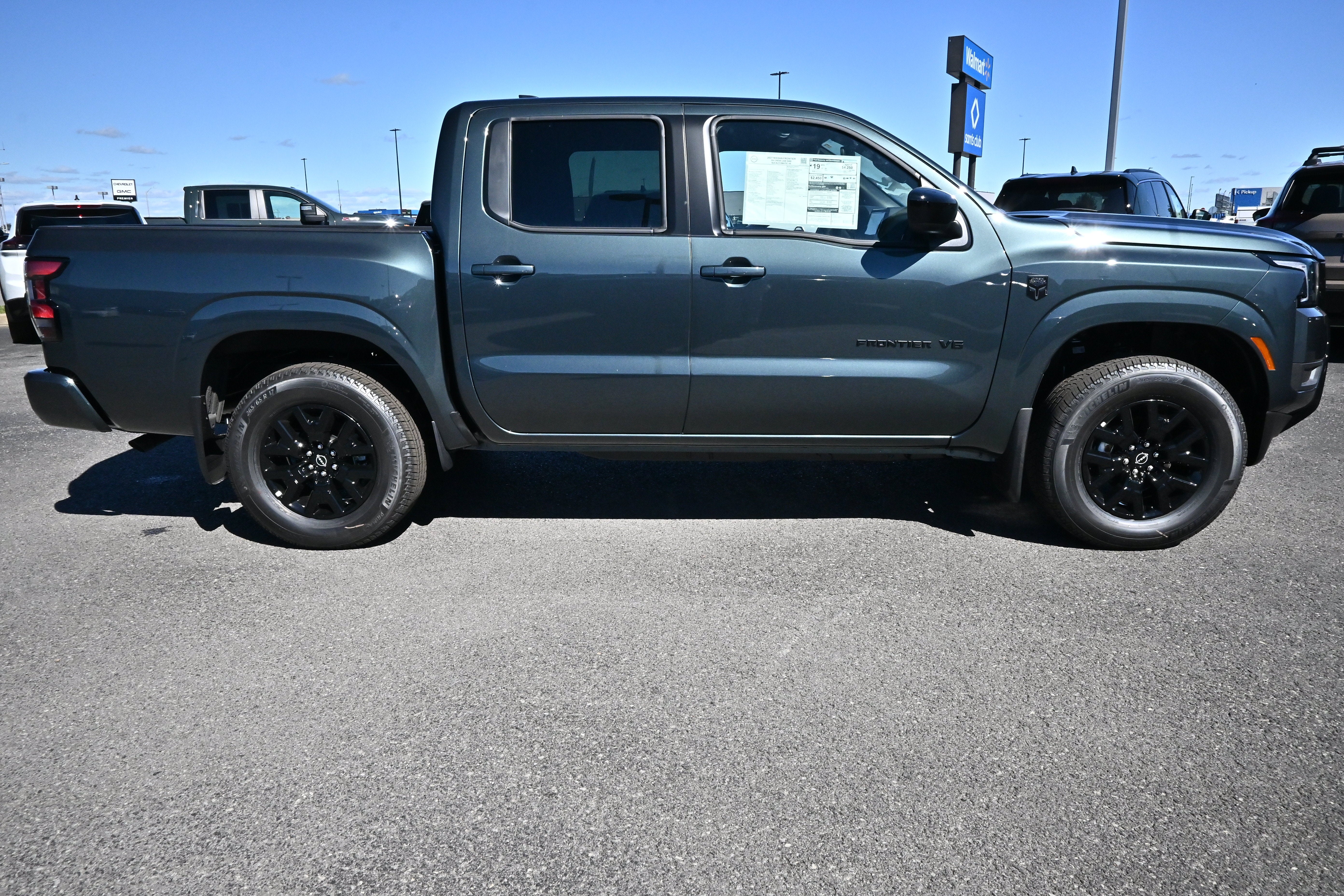 2027 Nissan Frontier Crew Cab SV