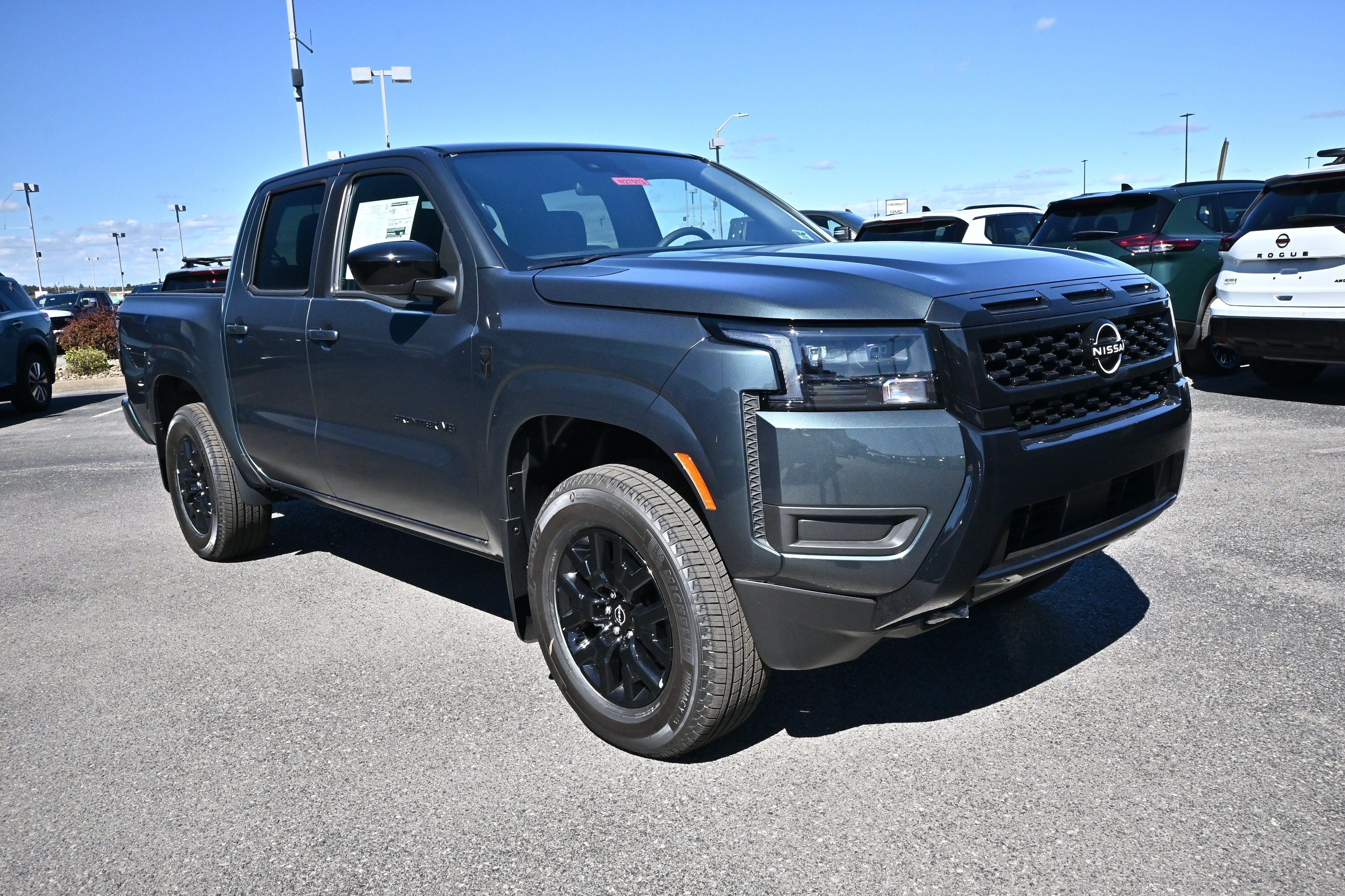 2027 Nissan Frontier Crew Cab SV