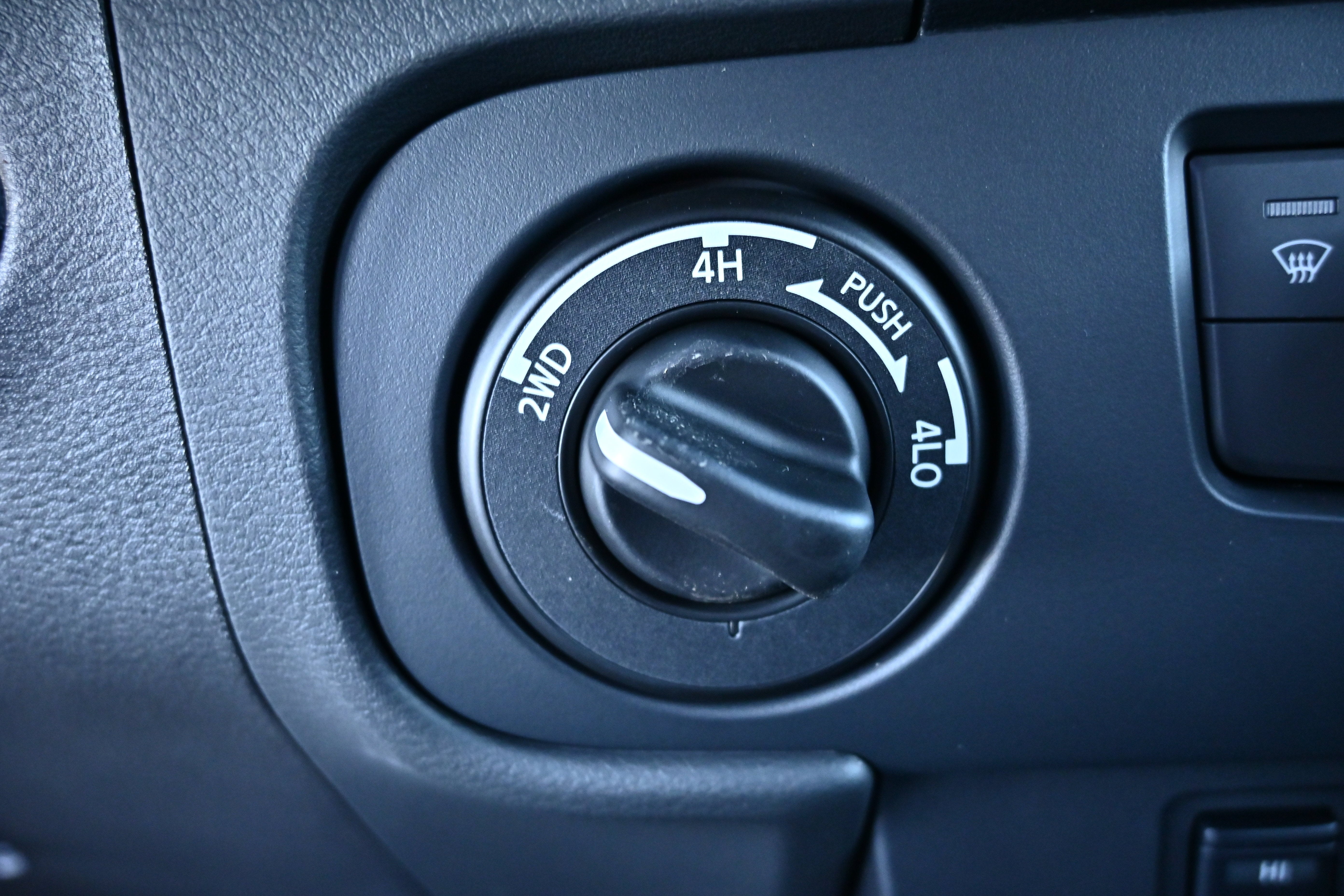 2027 Nissan Frontier Crew Cab SV