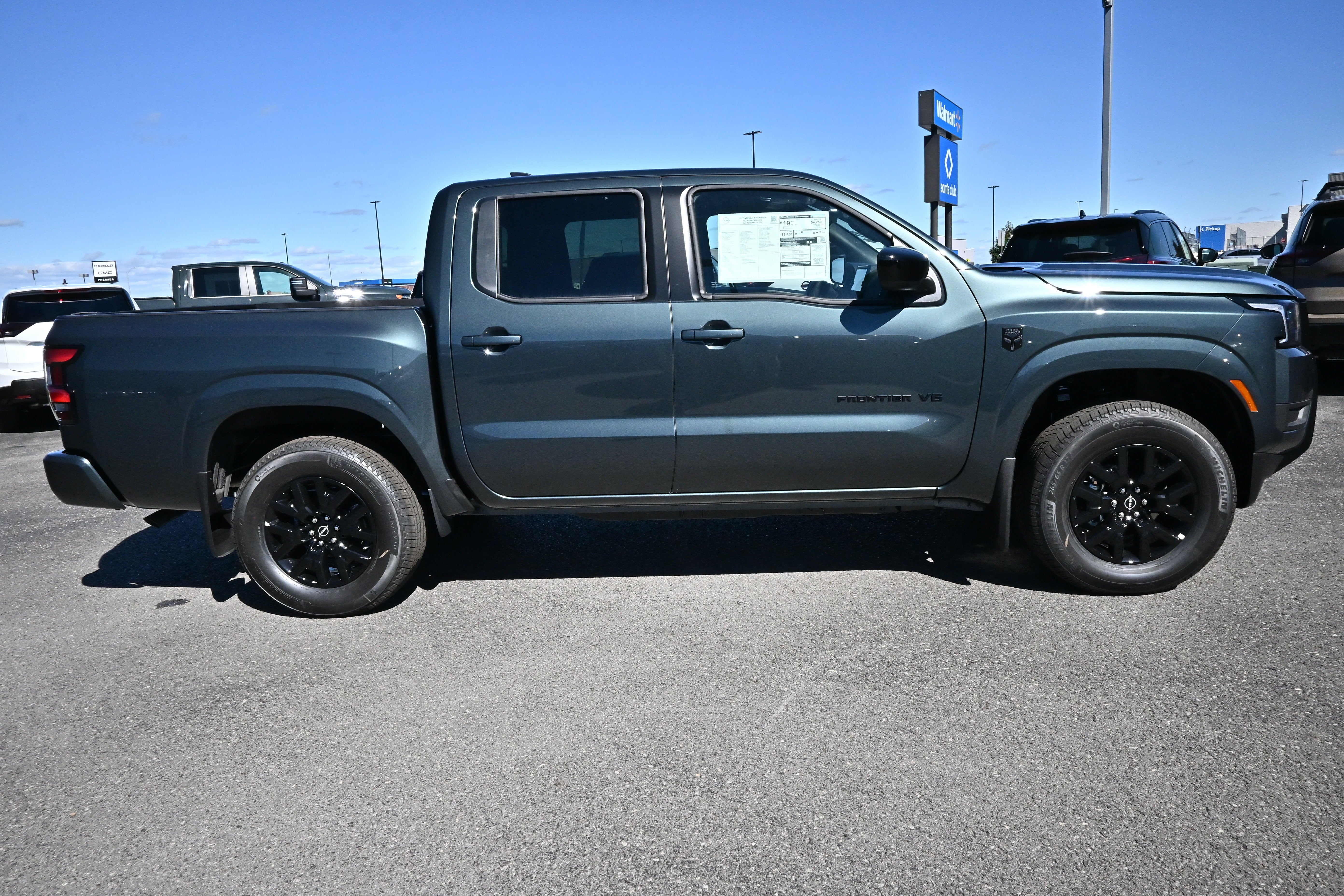2027 Nissan Frontier Crew Cab SV