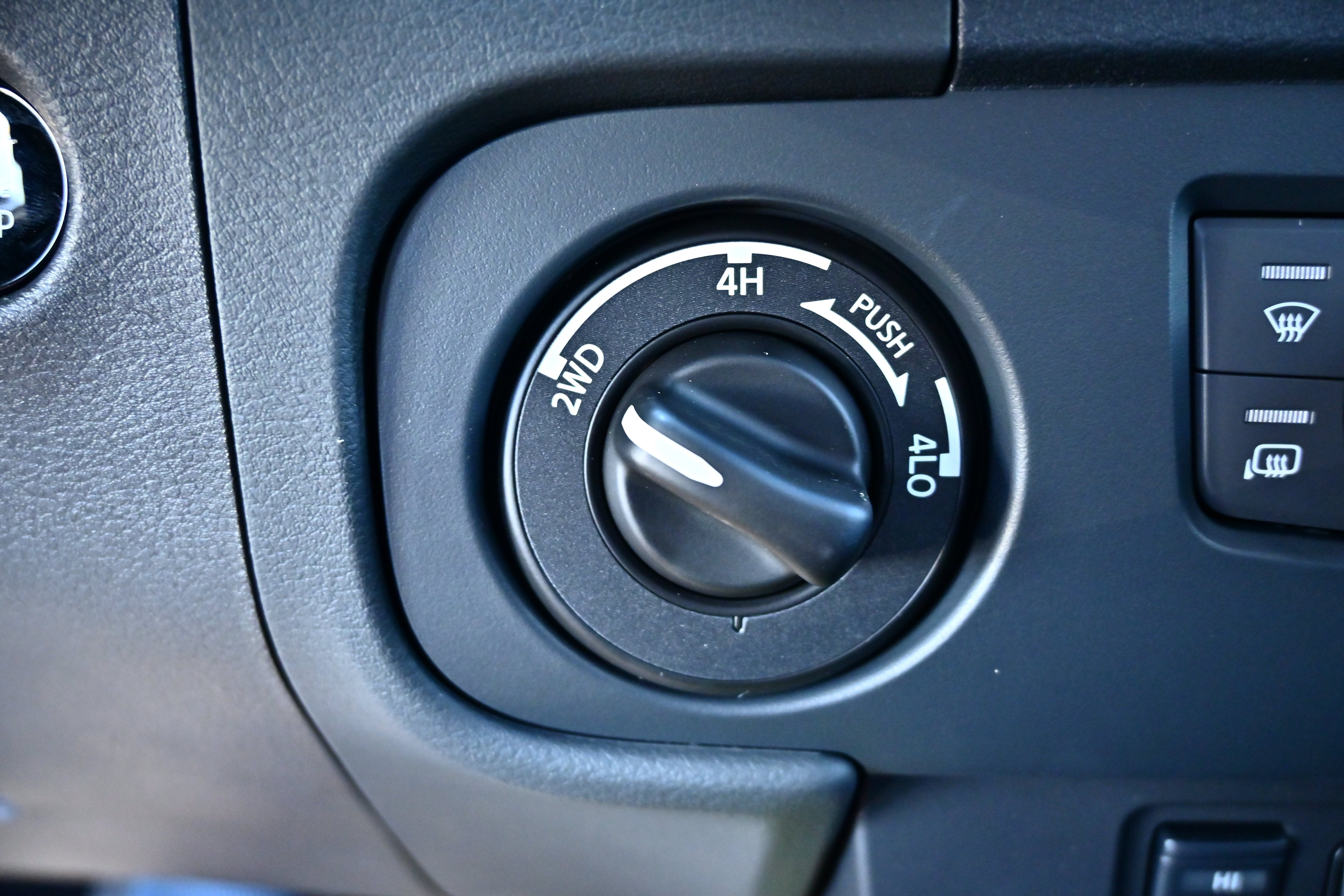 2027 Nissan Frontier Crew Cab SV