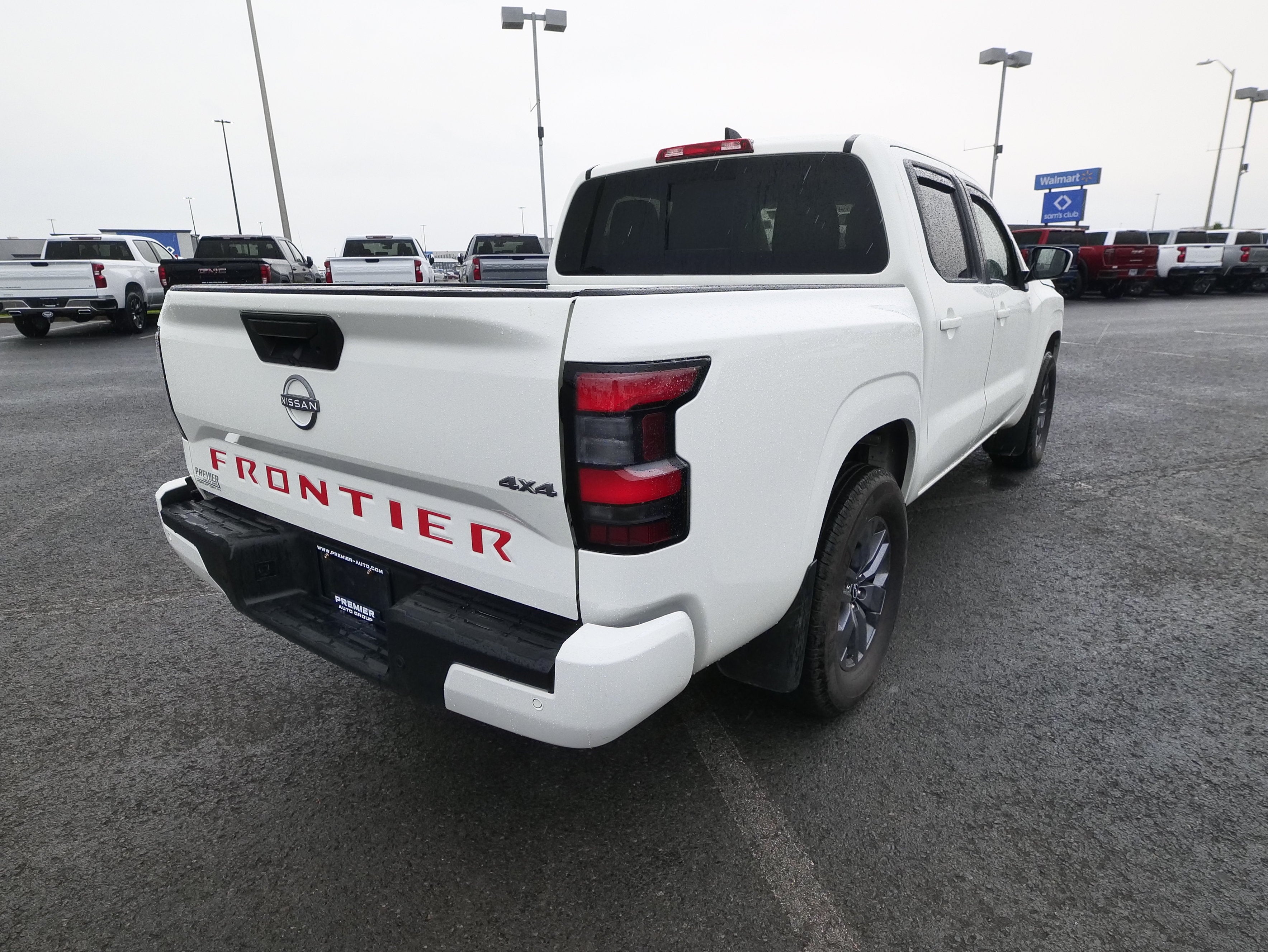 2025 Nissan Frontier SV