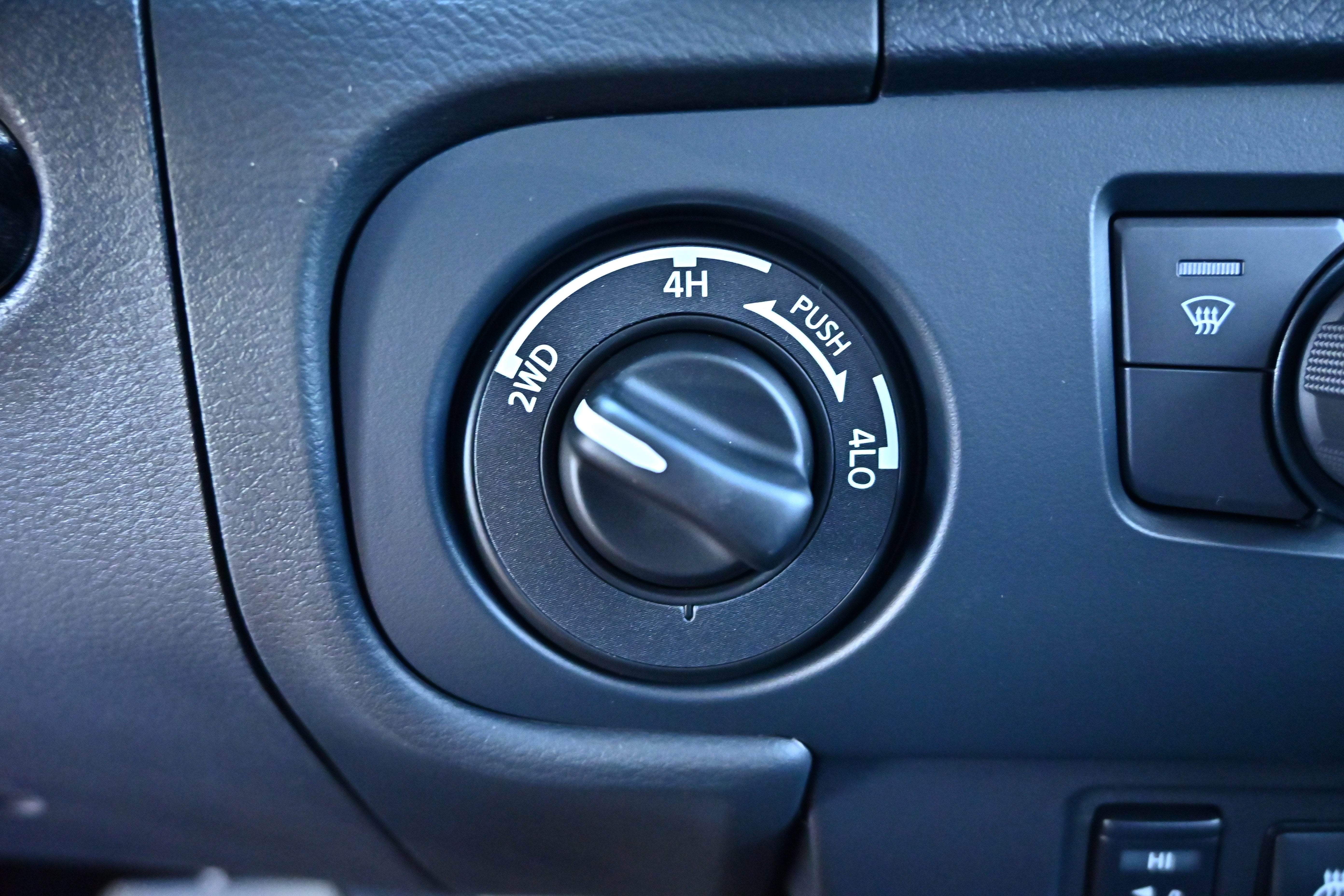 2027 Nissan Frontier Crew Cab SV