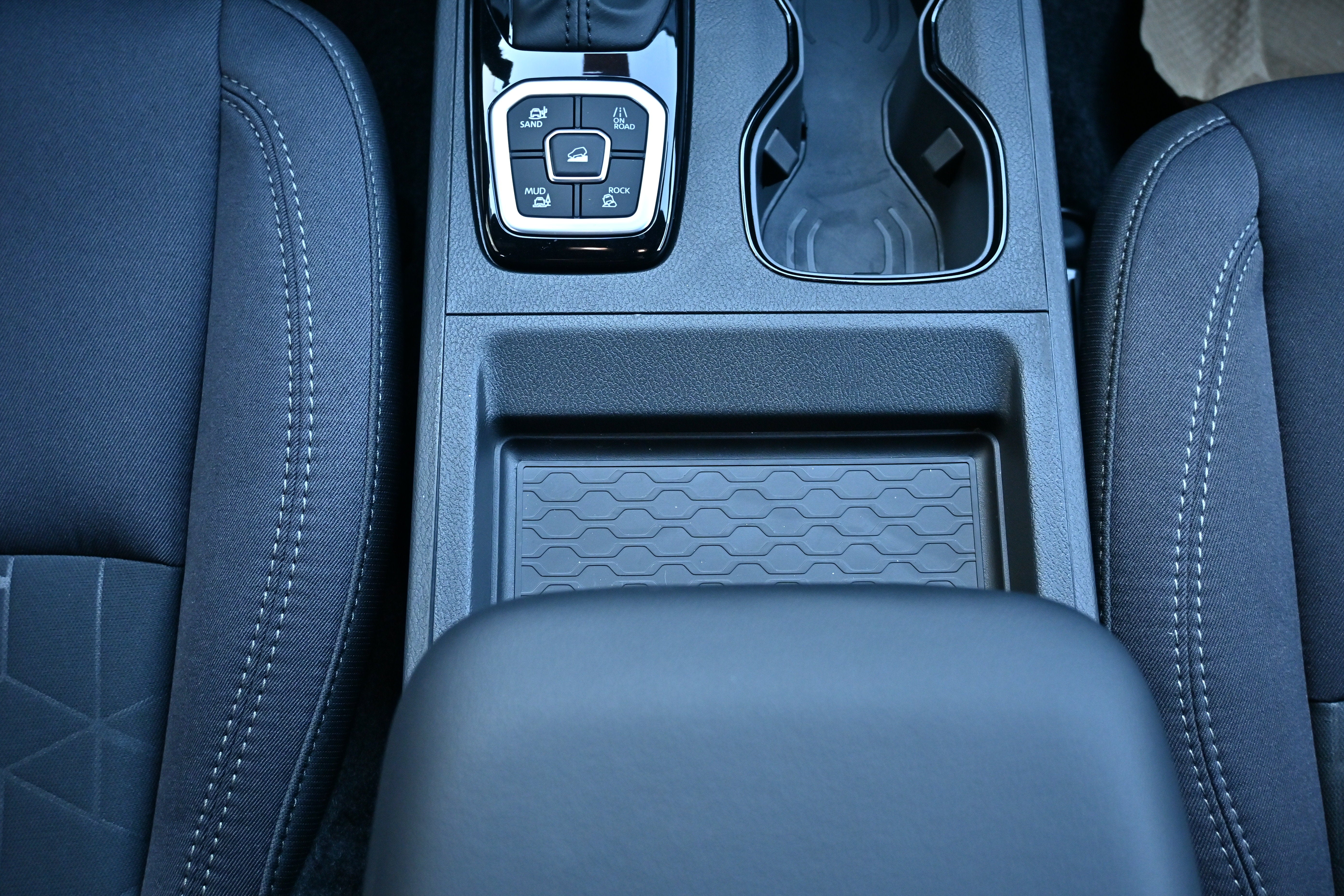 2027 Nissan Frontier Crew Cab SV