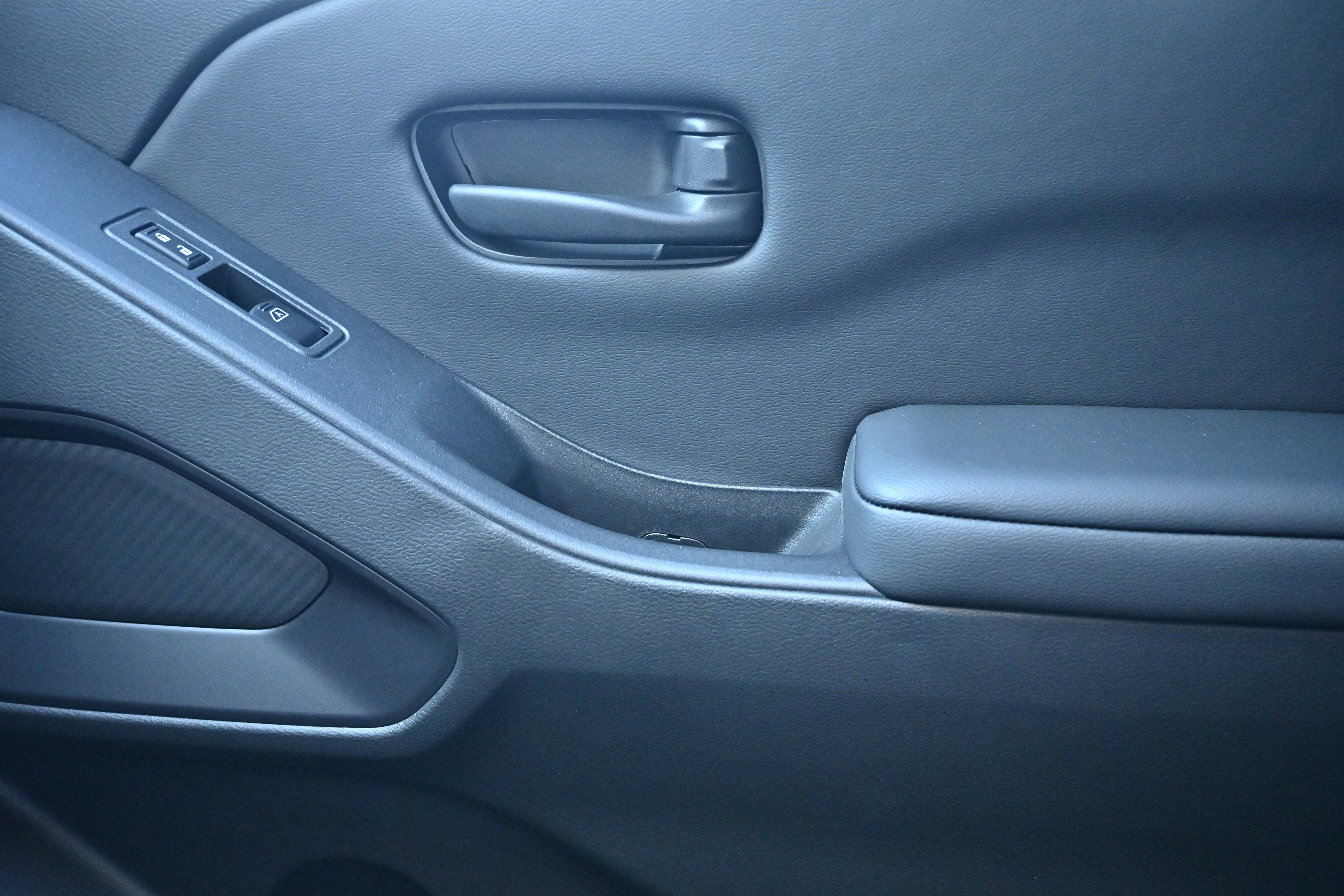 2027 Nissan Frontier Crew Cab SV