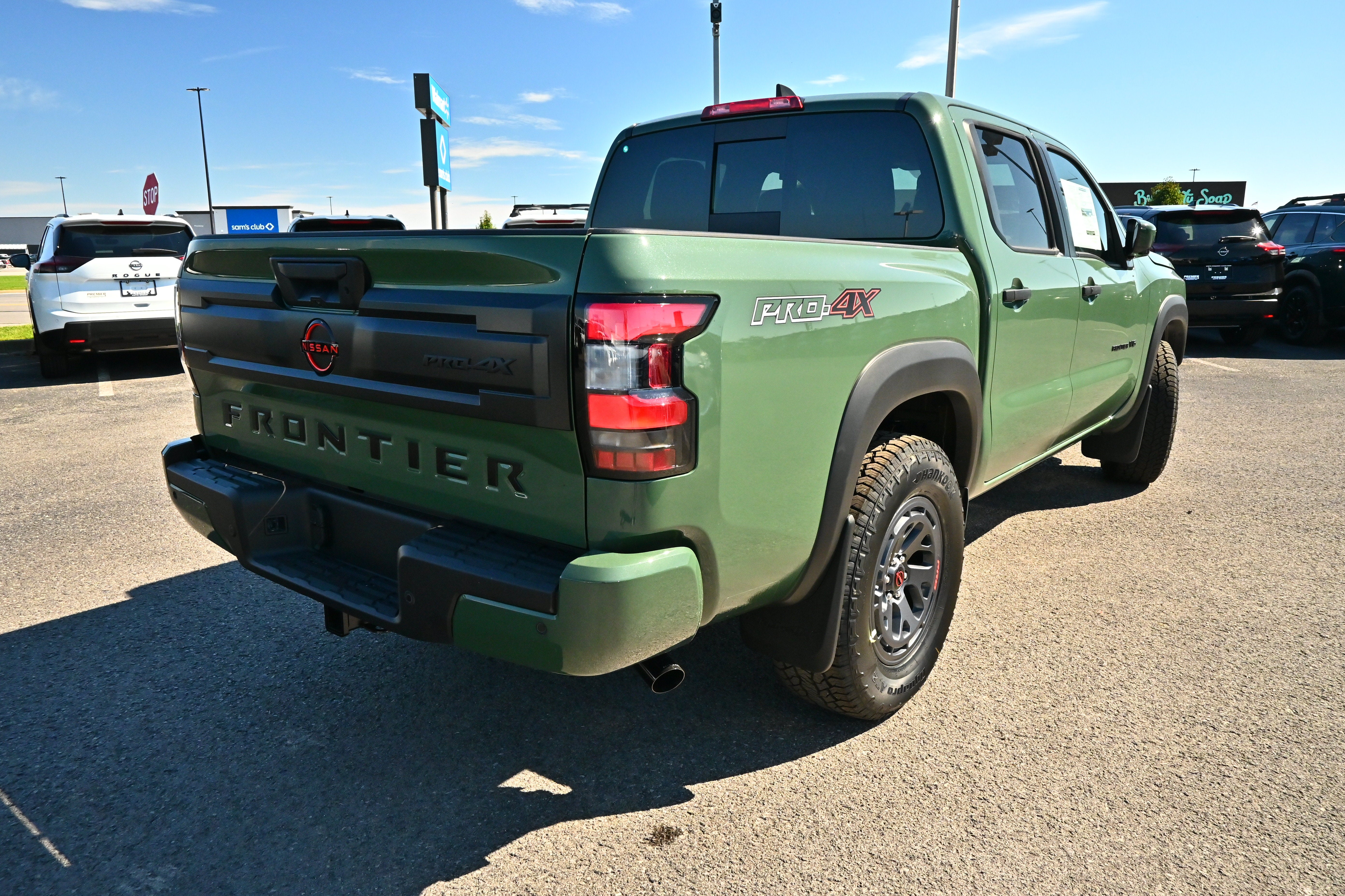 2027 Nissan Frontier Crew Cab PRO-4X®
