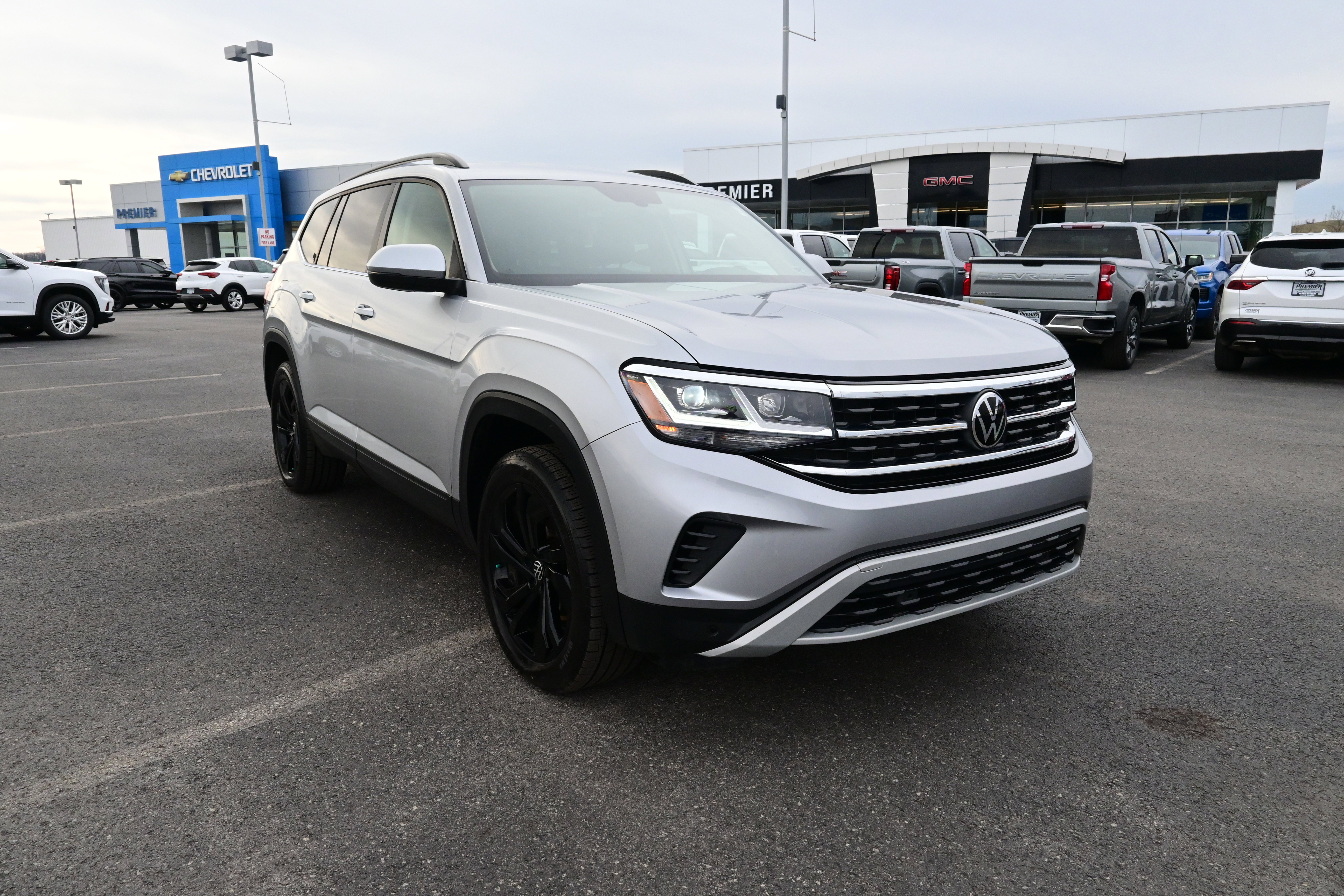 2023 Volkswagen Atlas 3.6L V6 SE w/Technology